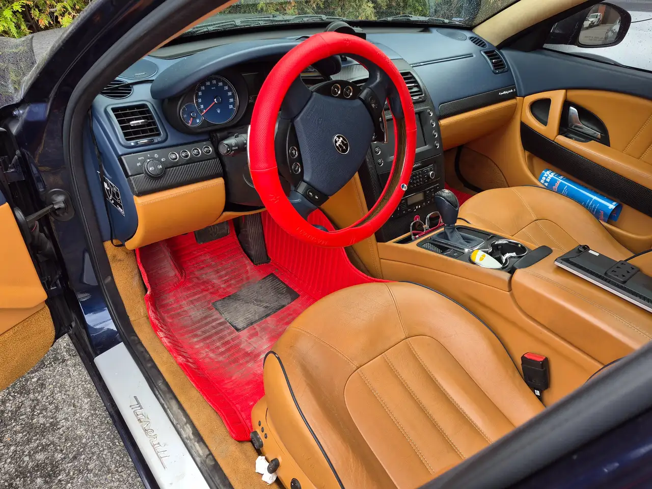 Maserati Quattroporte снимка Maserati Quattroporte