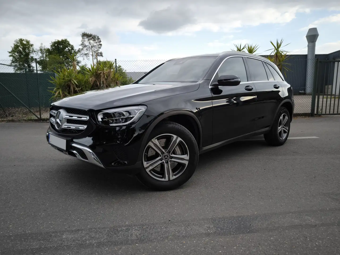 Mercedes-Benz GLC 300 GLC 300e 4MATIC 320pk Plug-In Hybride AMG Int Noir - 2
