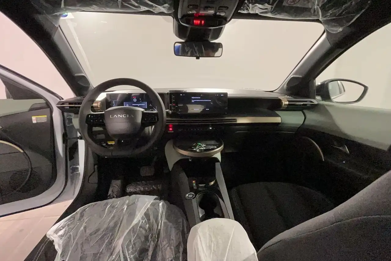 Lancia Ypsilon 2025 — фото 11