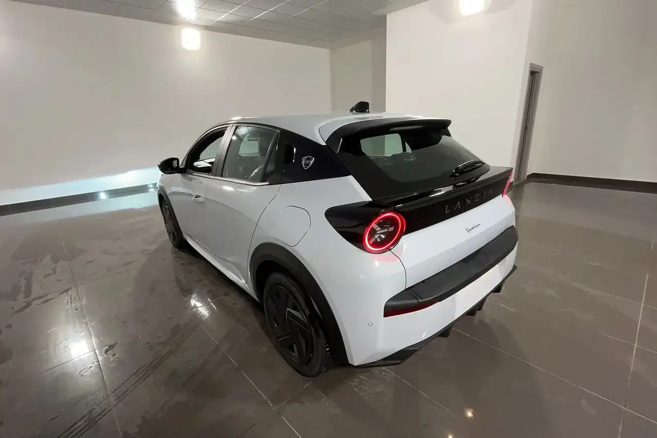 Lancia Ypsilon 2025 — фото 6