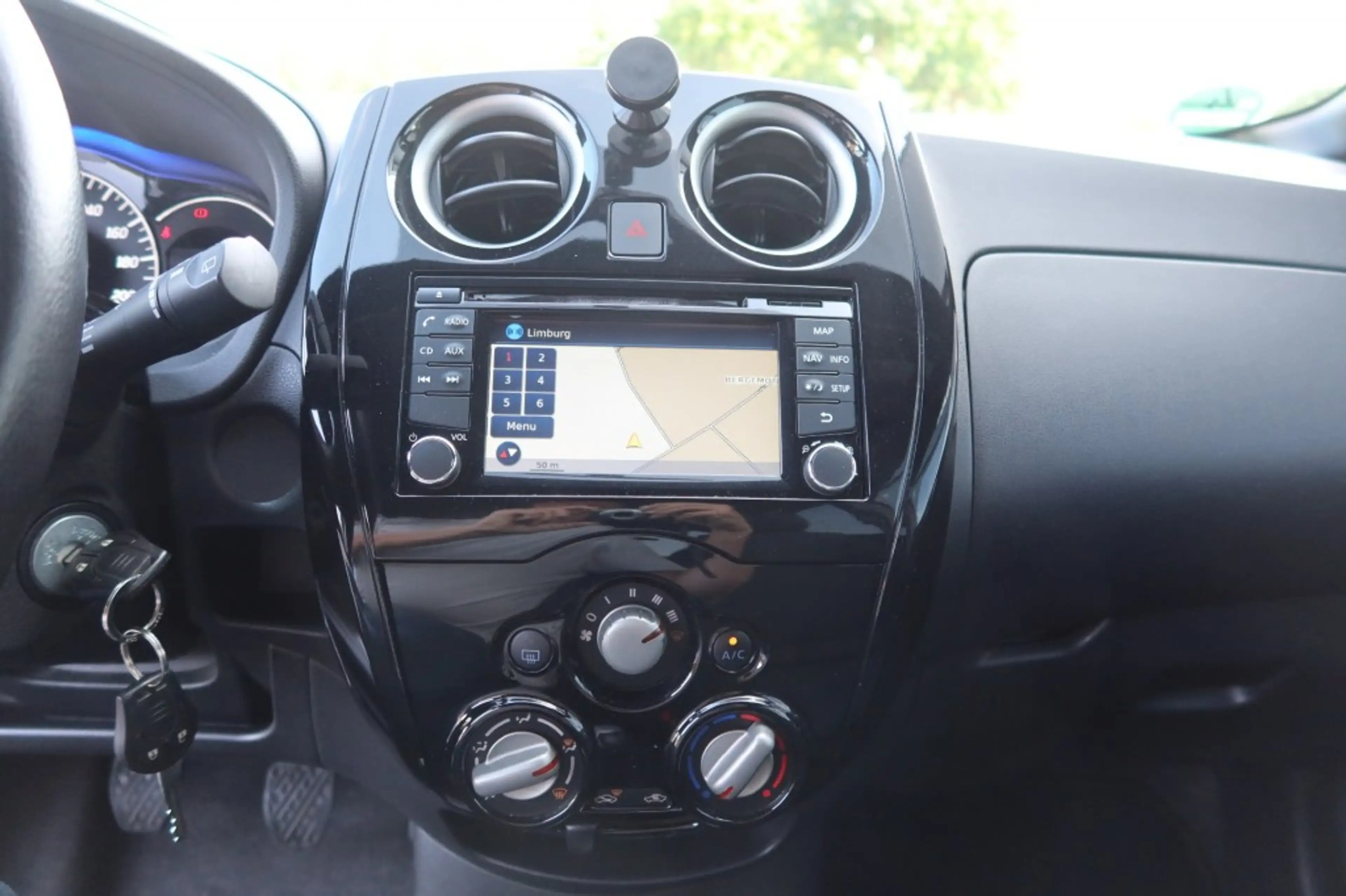 Nissan Note 1.2 Black Edition Airco, NAVI, Cruise — photo 9