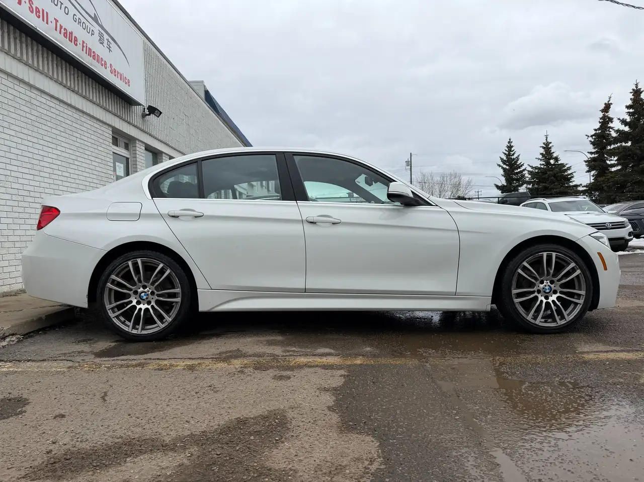 BMW 3 Series снимка BMW 3 Series