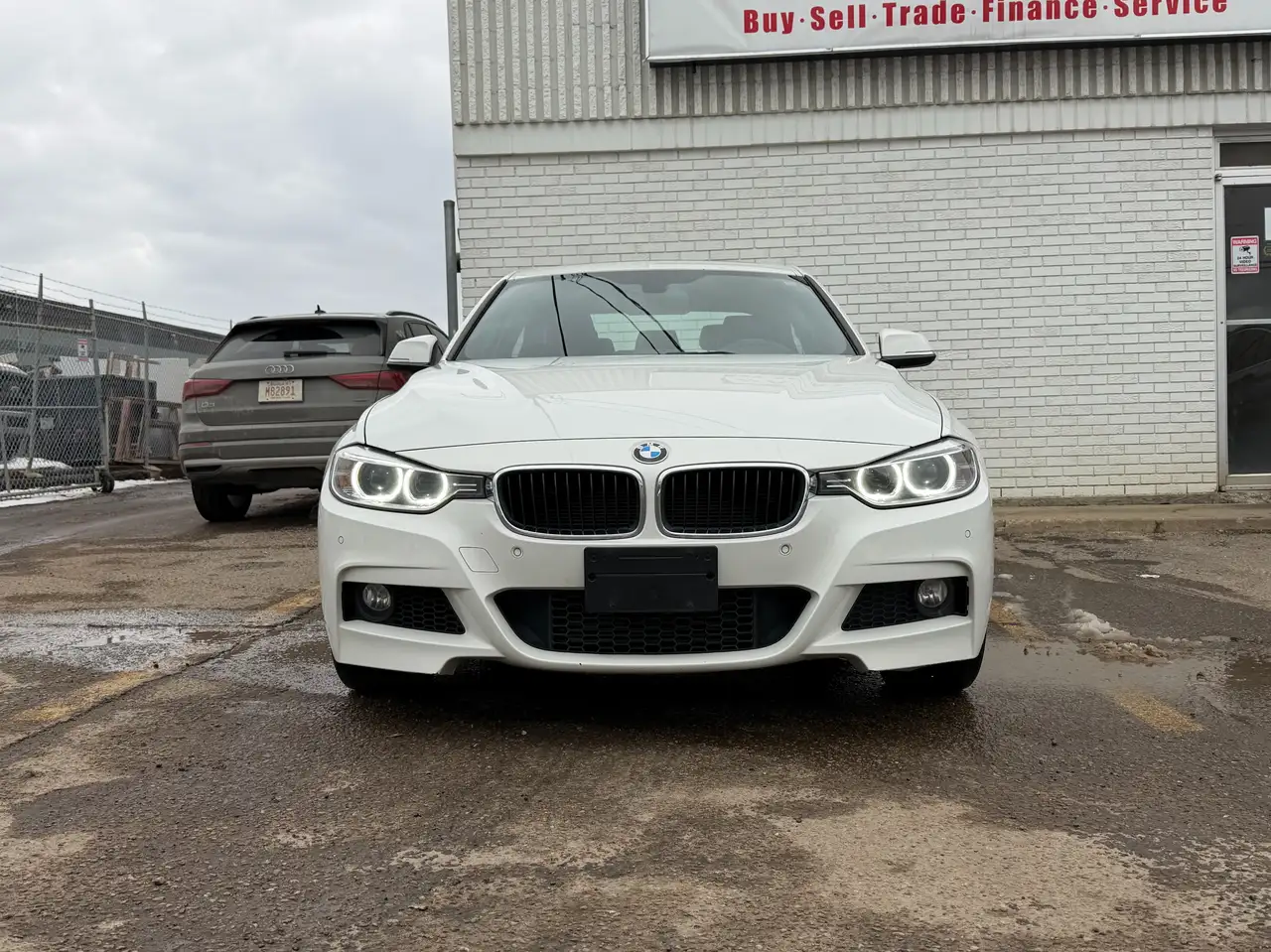 BMW 3 Series снимка BMW 3 Series