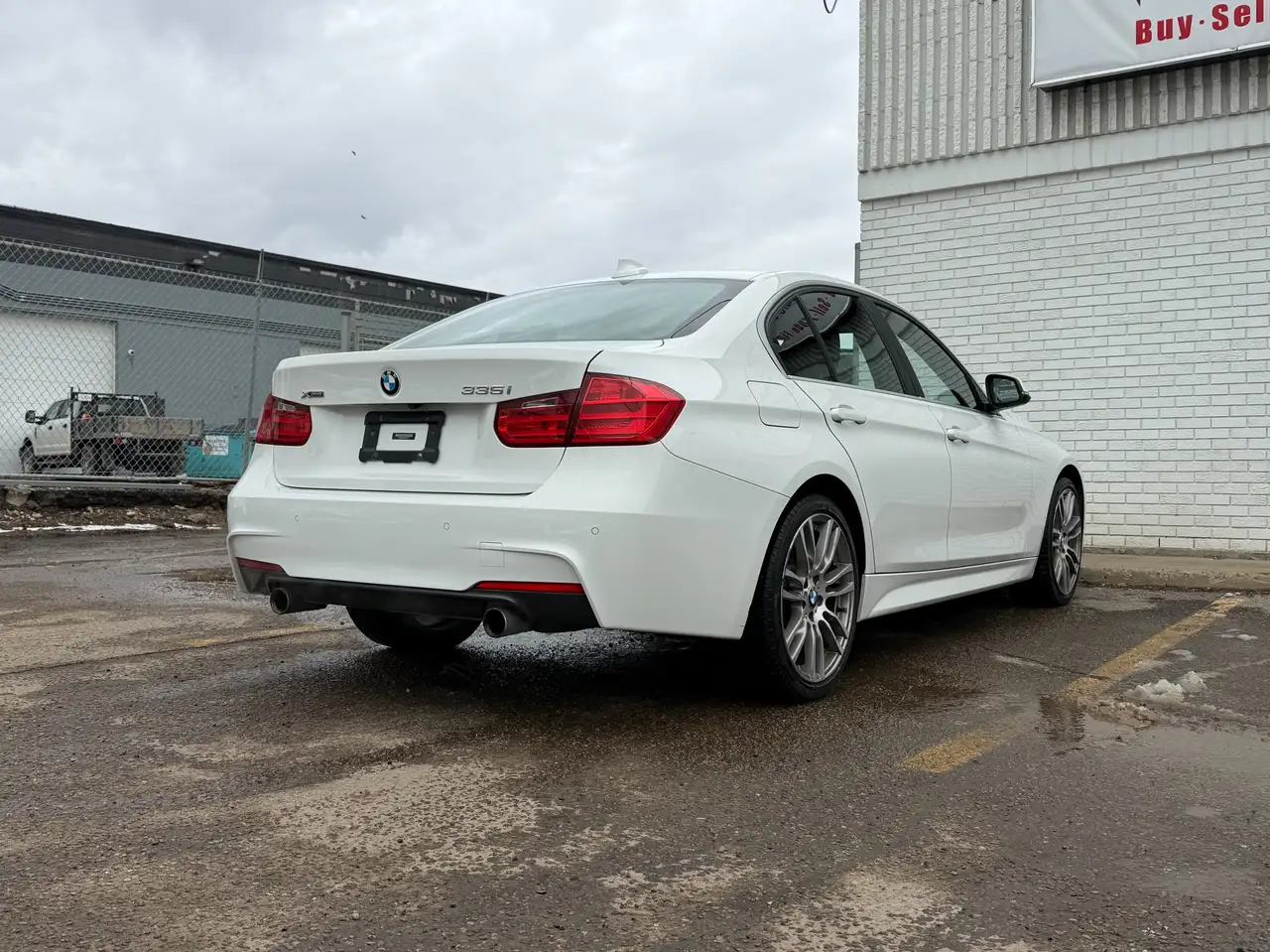 BMW 3 Series снимка BMW 3 Series