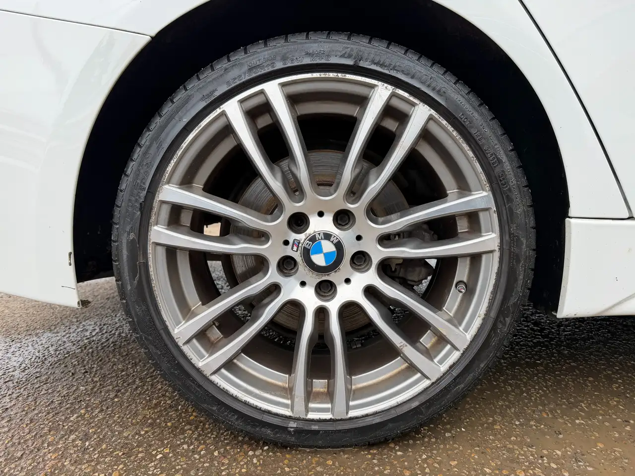 BMW 3 Series снимка BMW 3 Series