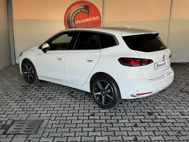 BMW 2 Series view 3
