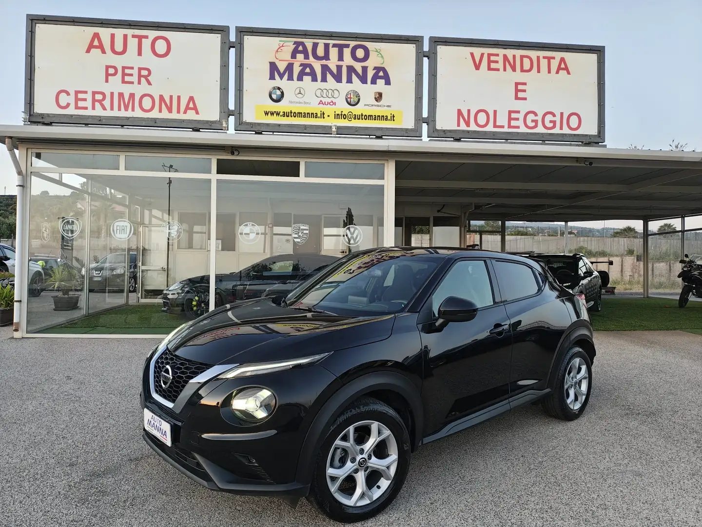 Nissan Juke Juke 1.0 dig-t N-Connecta 114cv dct Schwarz - 1