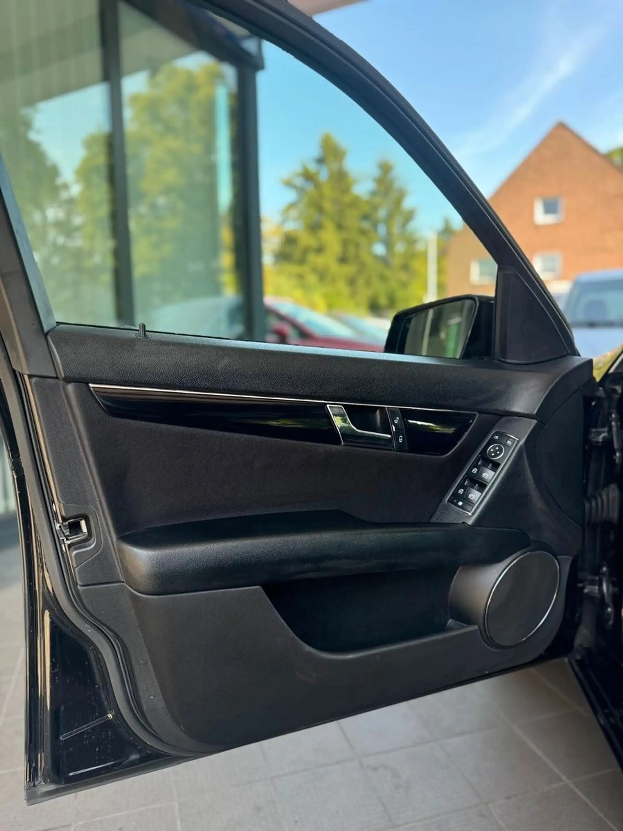 Mercedes-Benz C 200 CDI BlueEfficiency / Automatik — photo 9