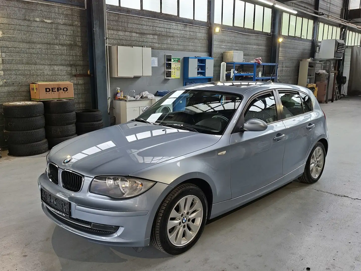 BMW 116 1 Lim. 116i Automatik SHZ/Einpakhilfe/SD Blau - 1