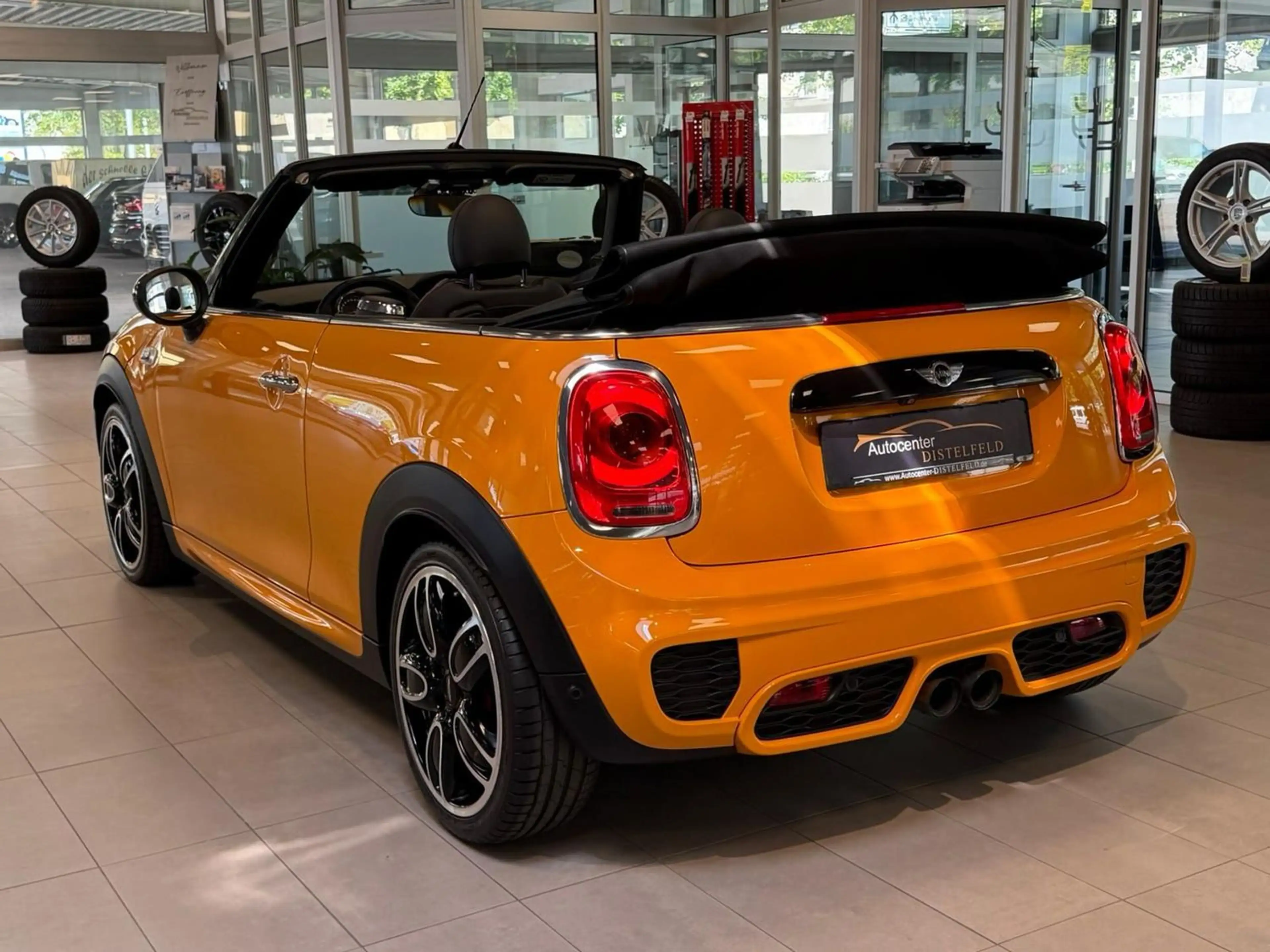 MINI John Cooper Works Cabrio Automatik H&K Kamera LED 1.Hd. — photo 5