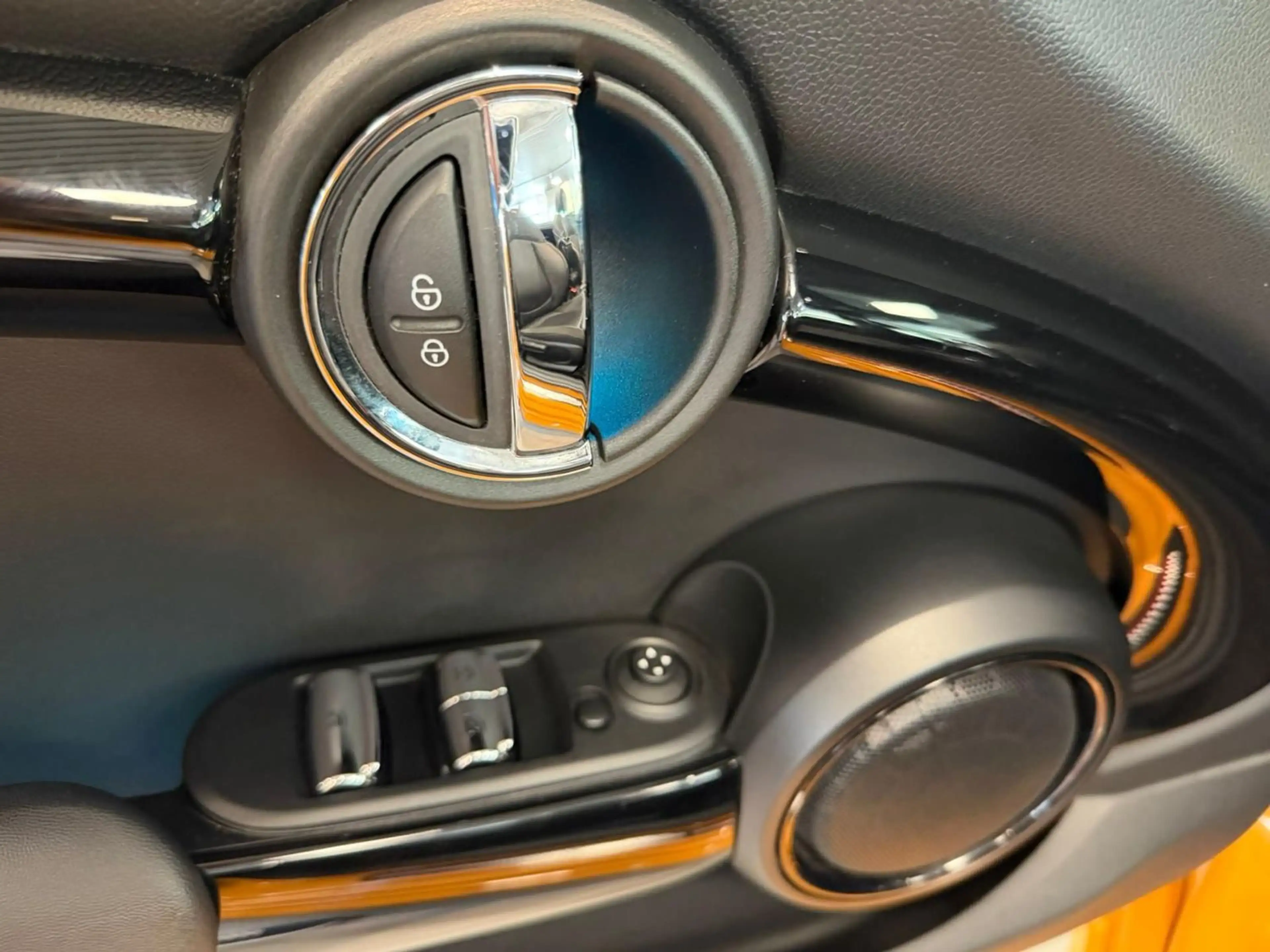 MINI John Cooper Works Cabrio Automatik H&K Kamera LED 1.Hd. — photo 14