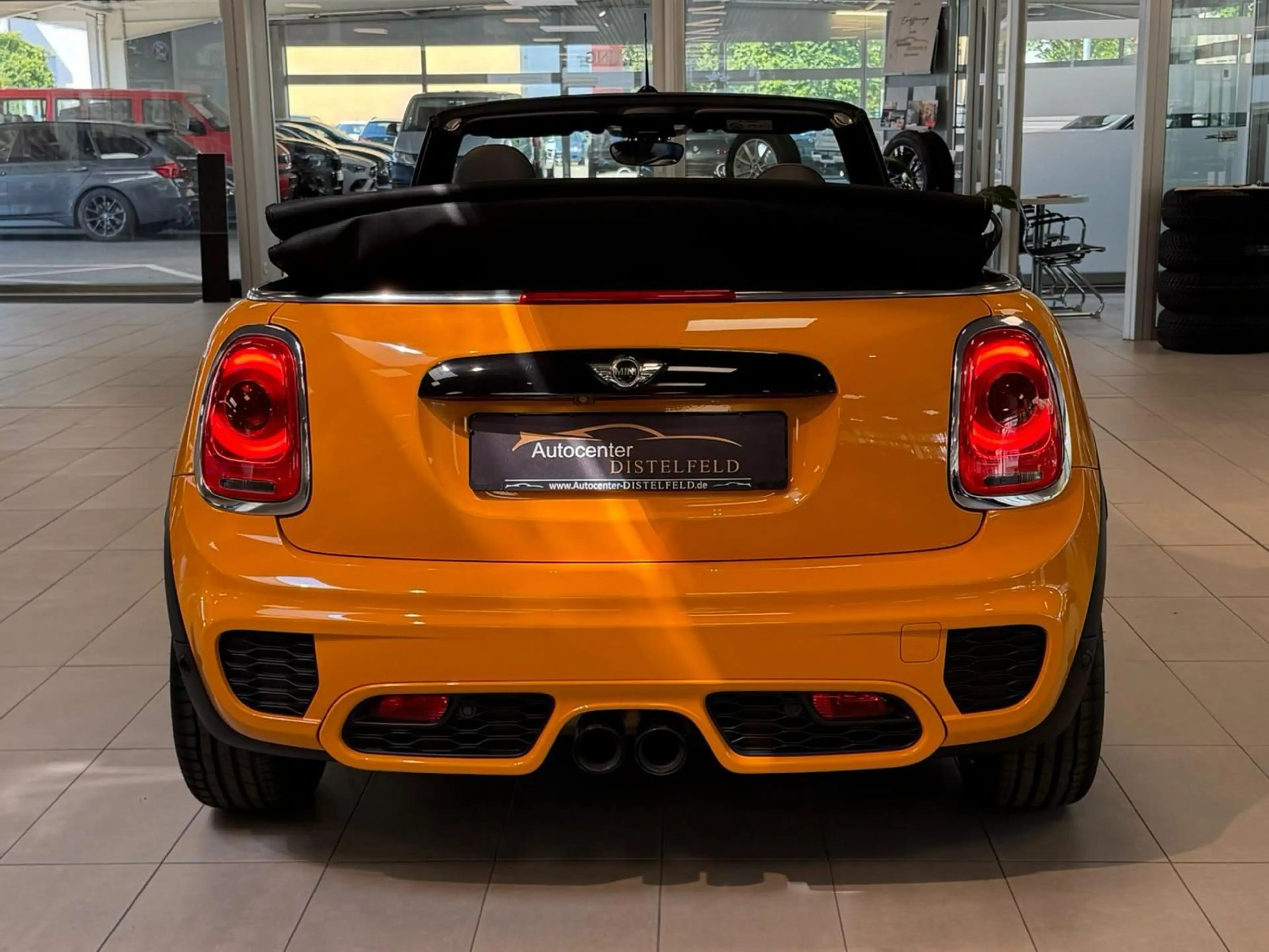 MINI John Cooper Works Cabrio Automatik H&K Kamera LED 1.Hd. — photo 6