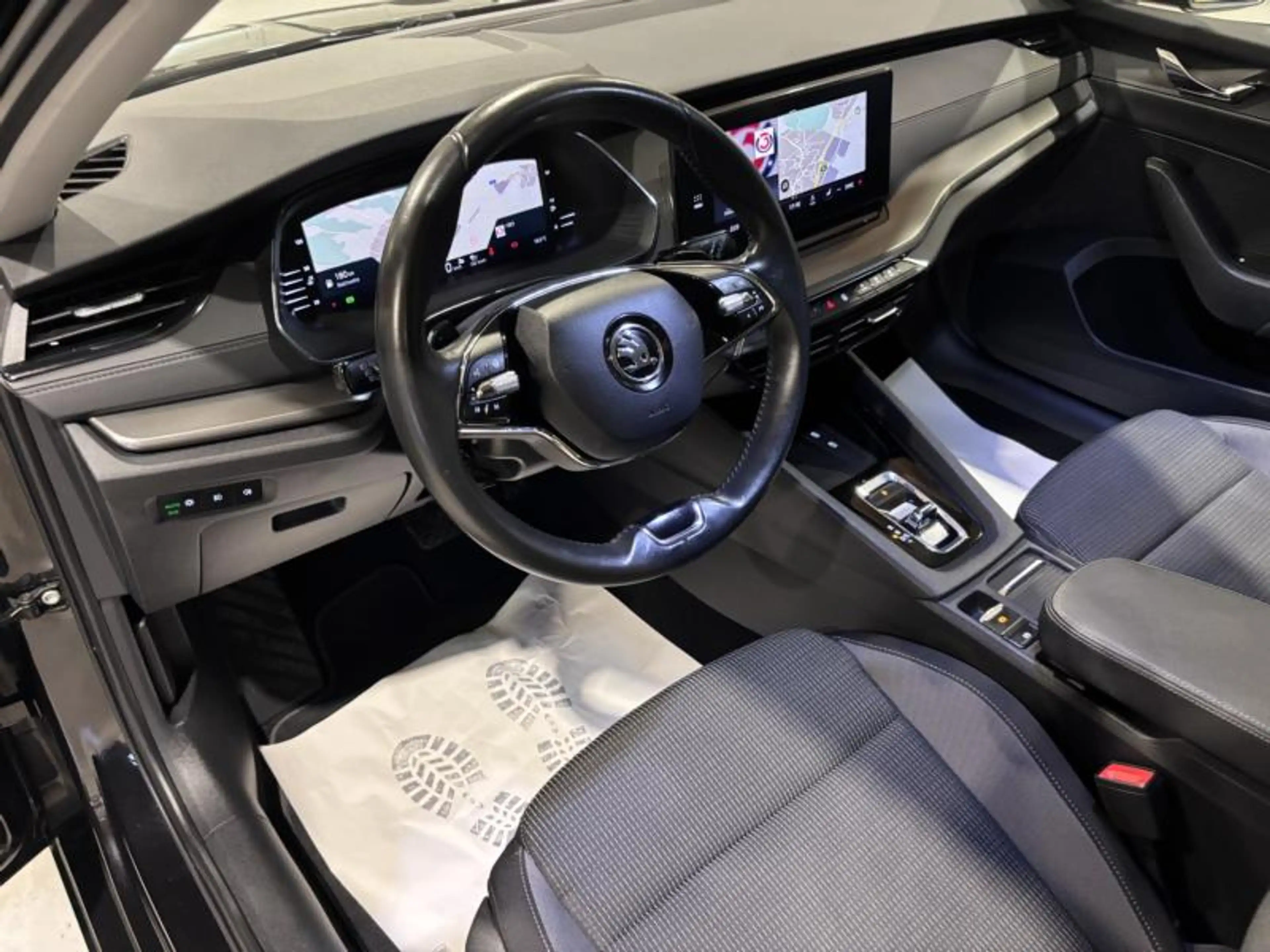 Skoda Octavia 2,0DSG BLACK EDITION VIRTUAL COCKPIT ANHÄNGEKUPPLUNG LENKRADHEIZUNG FRONTSCHEIBENHEIZUNG — photo 10