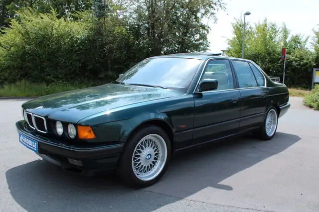 BMW 740 i V8 E32 INDIVIDUALSERIE CLASS II HiFi Leder
