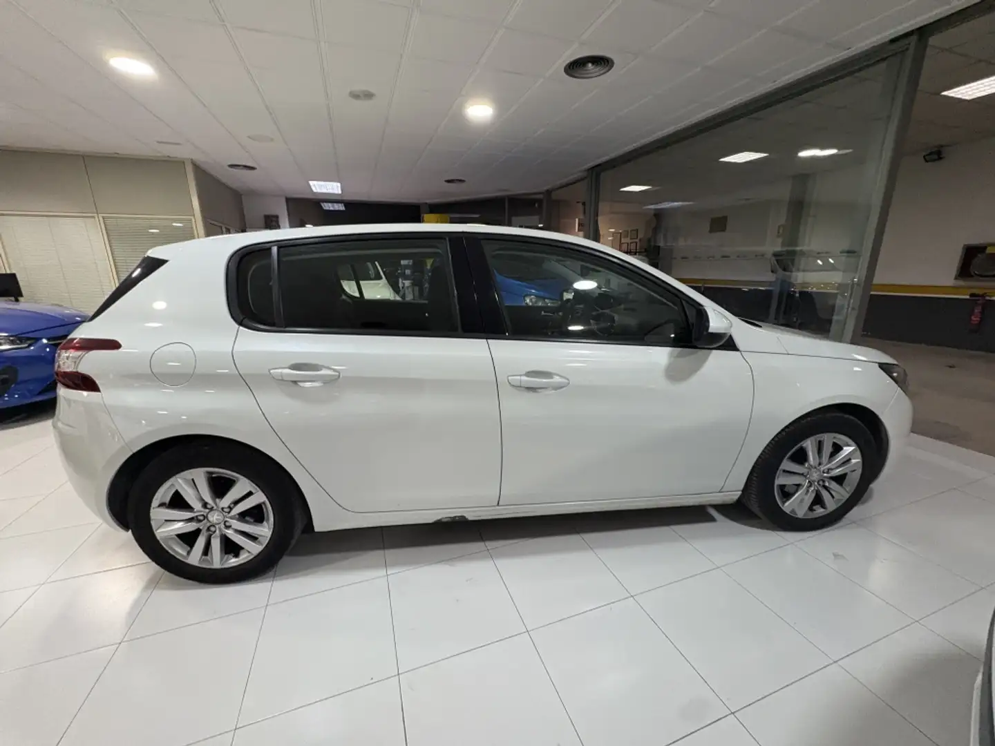 Peugeot 308 1.6 THP Active Blanc - 2