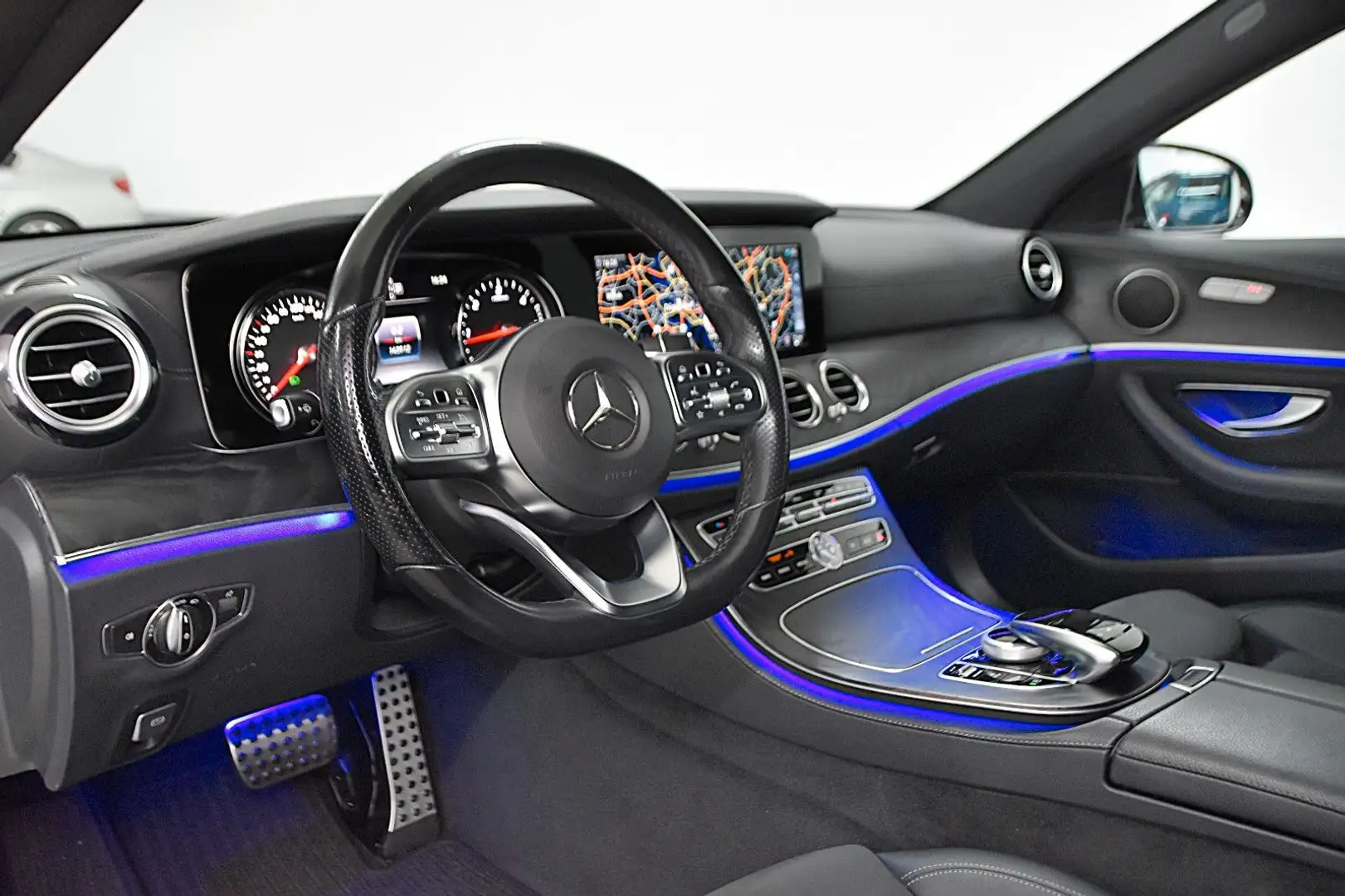 Mercedes-Benz E 300 D 9G-TRONIC AMG LINE*FINANZIERUNG MÖGLICH* Gris - 2