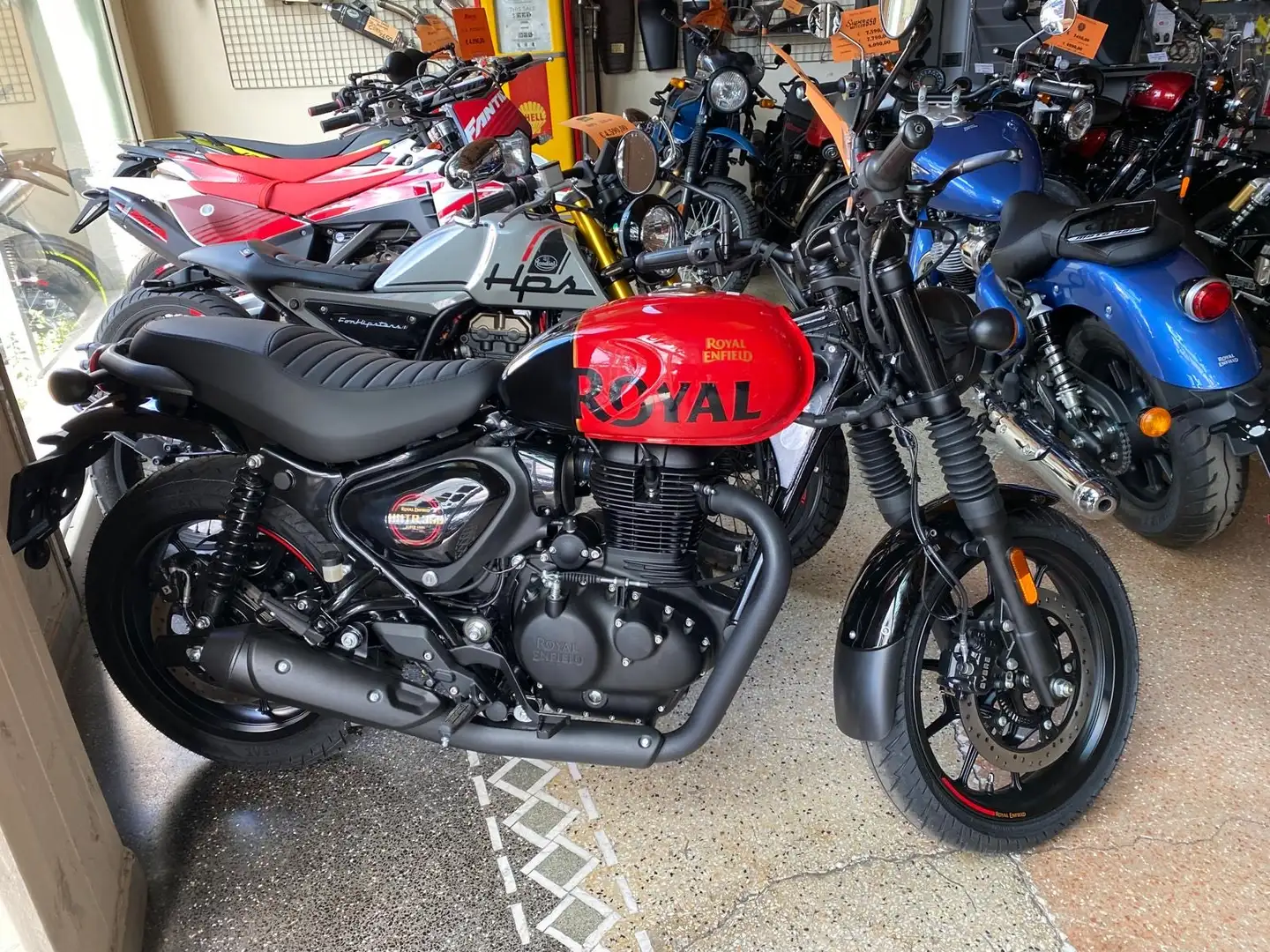 Royal Enfield HNTR350 - 1