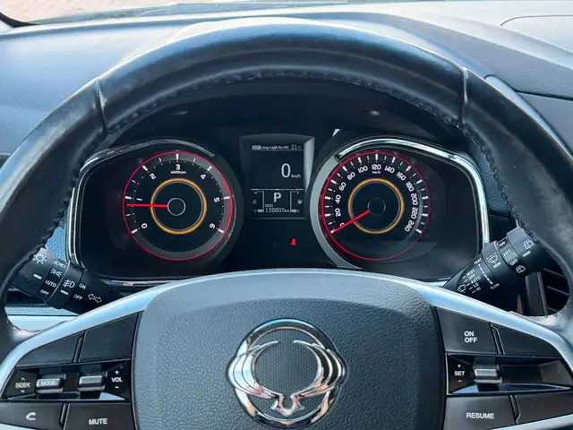 KGM Korando view 12