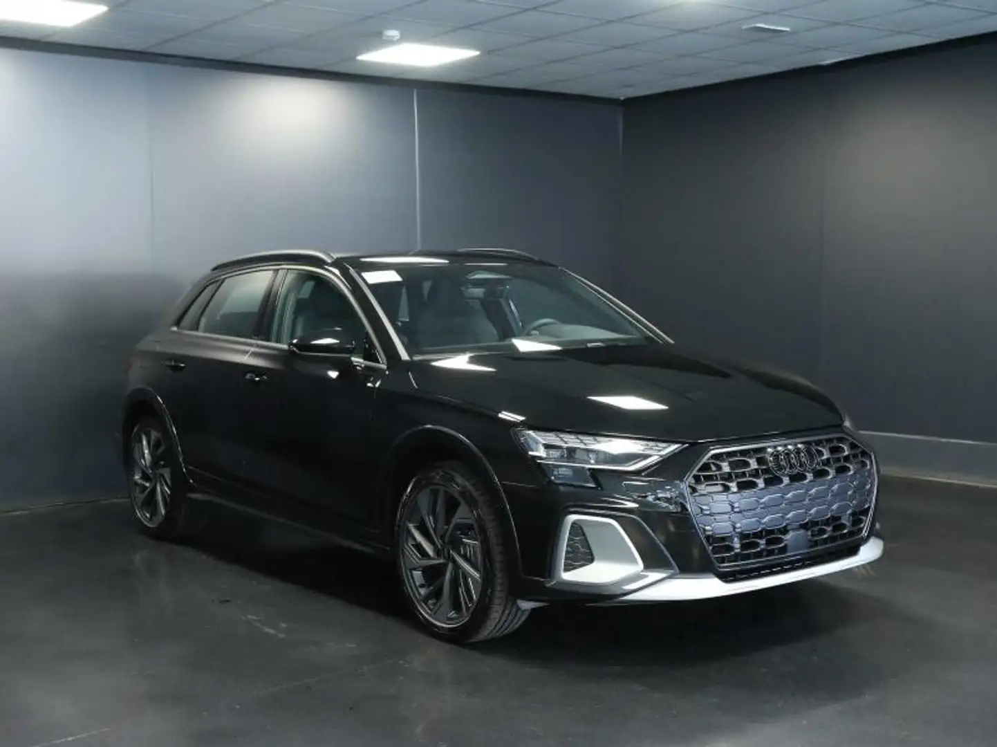 Audi A3 2.0 tdi Identity Contrast 150cv s-tronic - 1