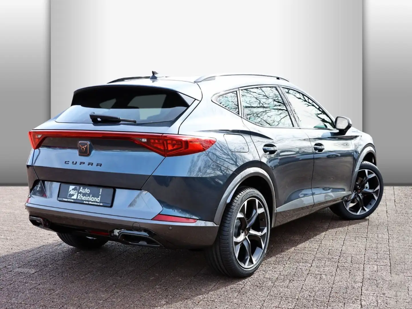 CUPRA Formentor Basis 1.5 TSI PDC/ FULL LINK/ SHZ/ 19'' ZOLL Grau - 2