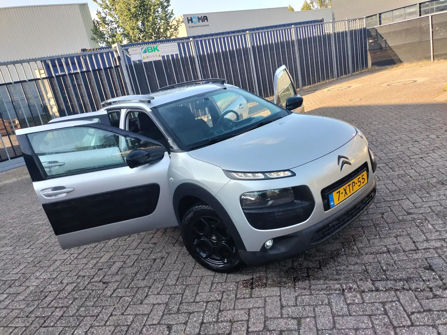 Citroen C4 Cactus C4 Cactus 1.2 e-VTi Feel Zilver - 1