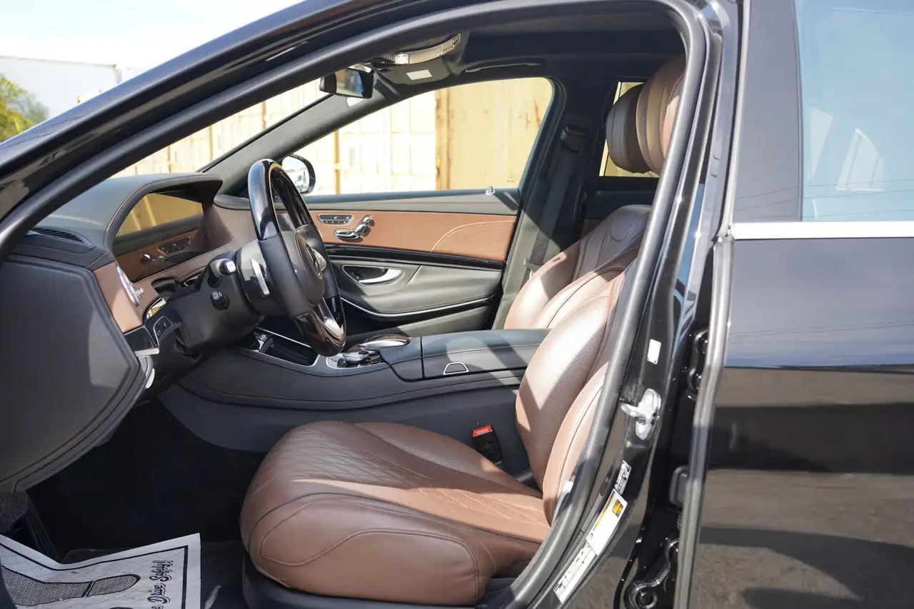 Mercedes-Benz S-Class снимка Mercedes-Benz S-Class