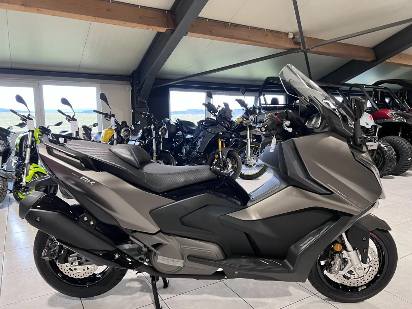 Kymco AK 550 Premium immatriculee 0 kilometres Gris - 1