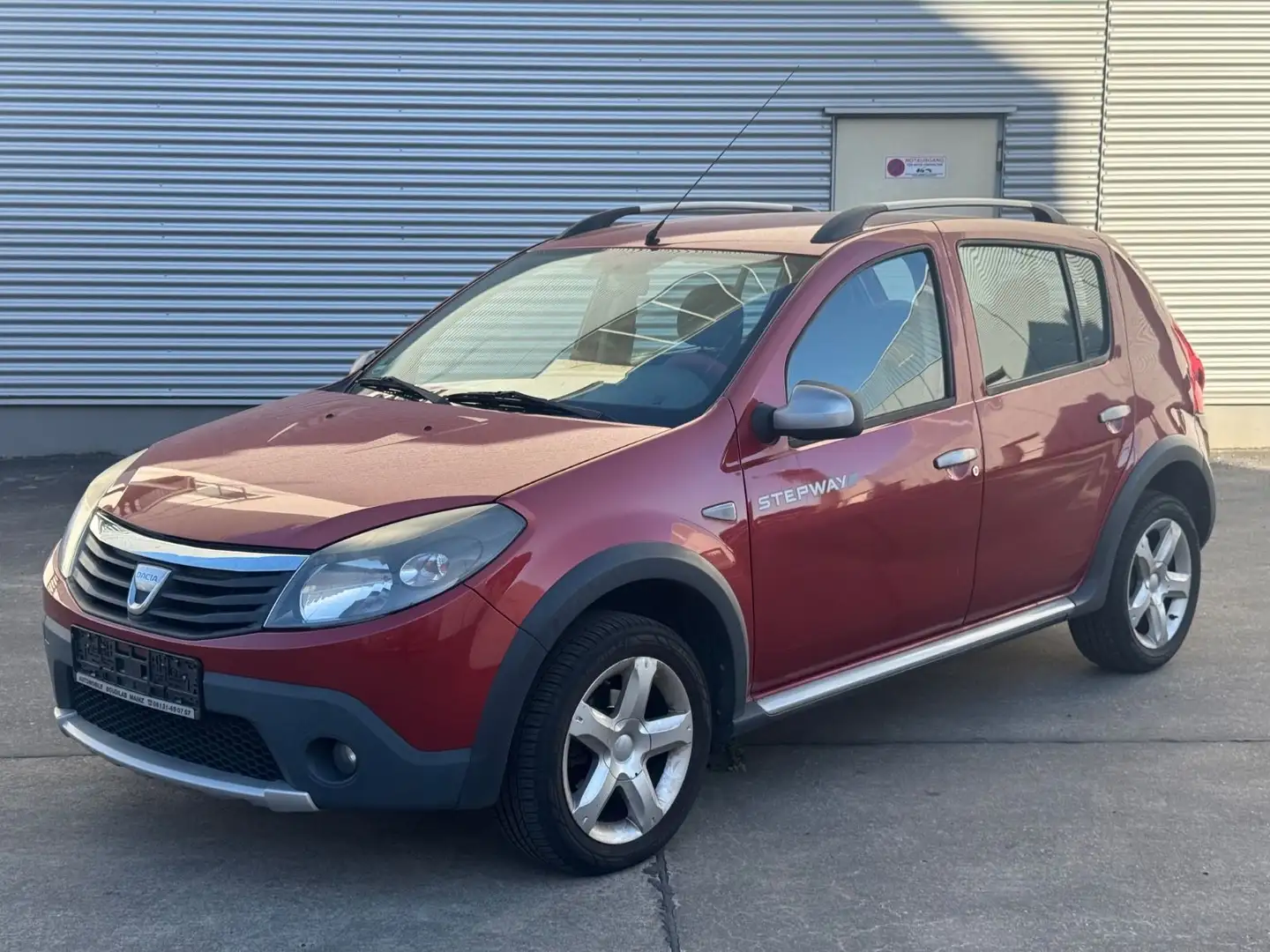 Dacia Sandero Stepway crvena - 1