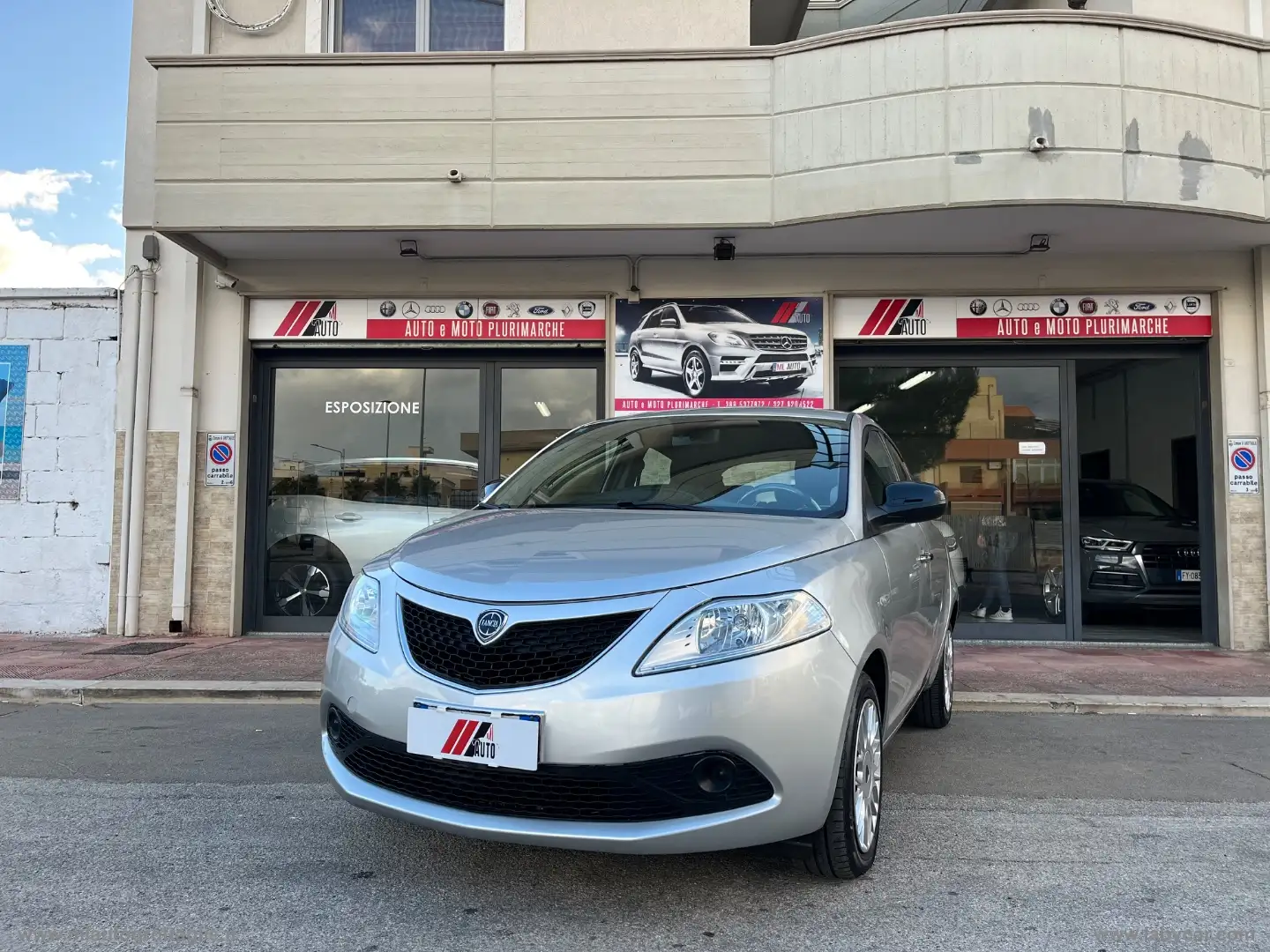 Lancia Ypsilon 1.2 69 CV 5p. GPL Ecochic Gold Grigio - 2