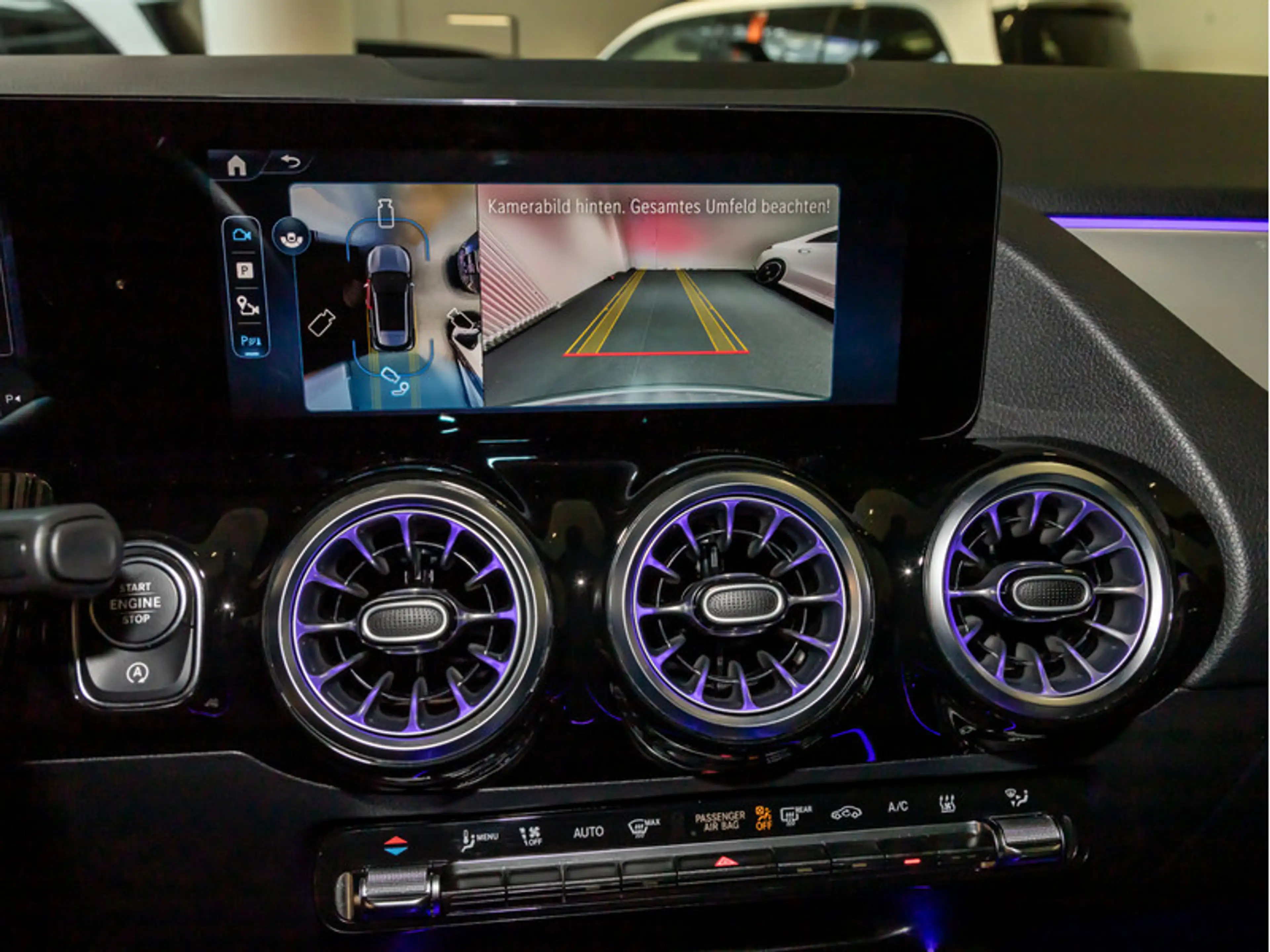 Mercedes-Benz GLA 220 d 4MATIC AMG-Sport+Pano+Distr+MLB+Night — photo 15