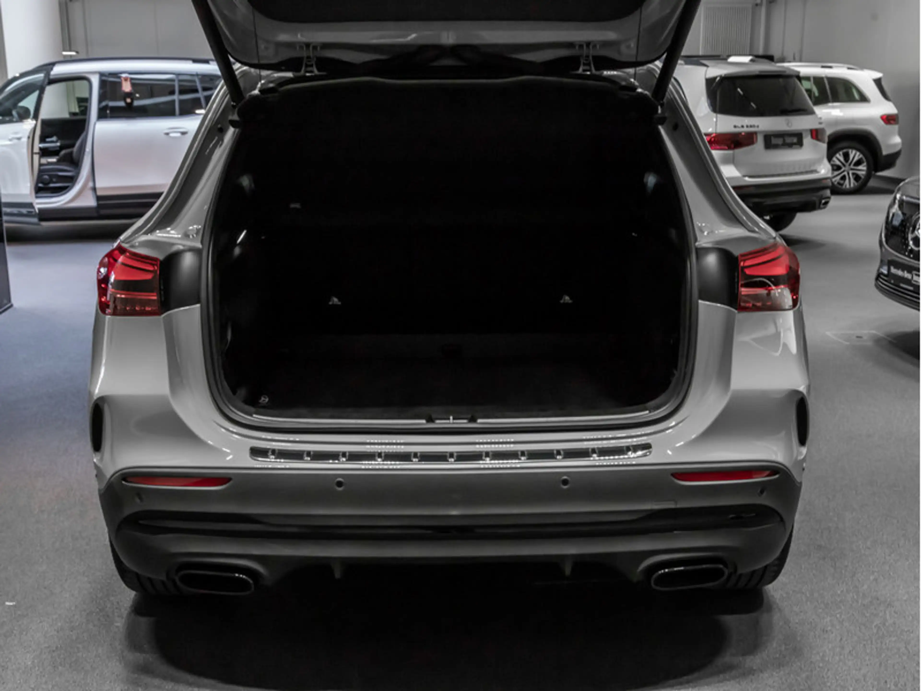 Mercedes-Benz GLA 220 d 4MATIC AMG-Sport+Pano+Distr+MLB+Night — photo 5