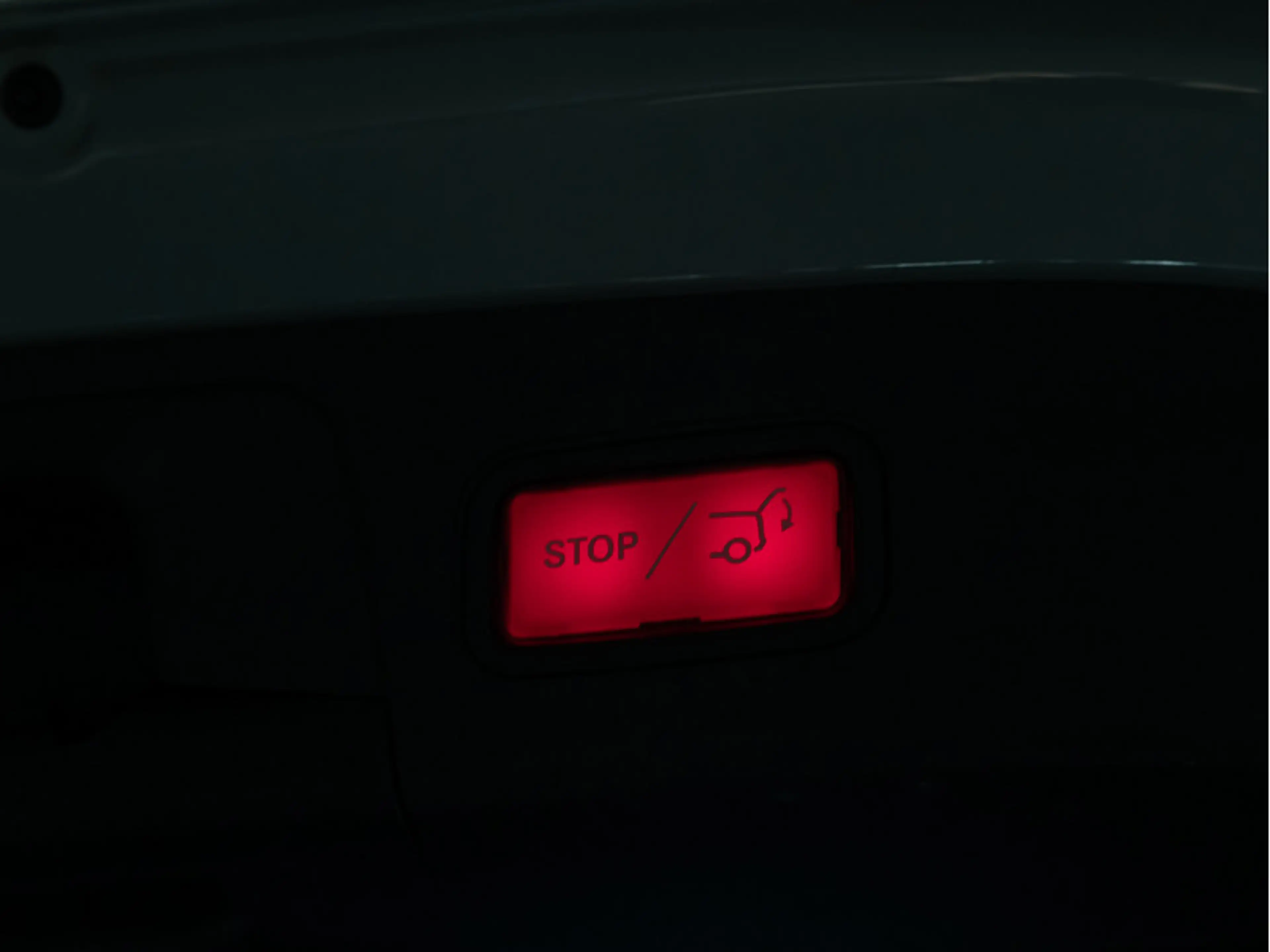 Mercedes-Benz GLA 220 d 4MATIC AMG-Sport+Pano+Distr+MLB+Night — photo 6