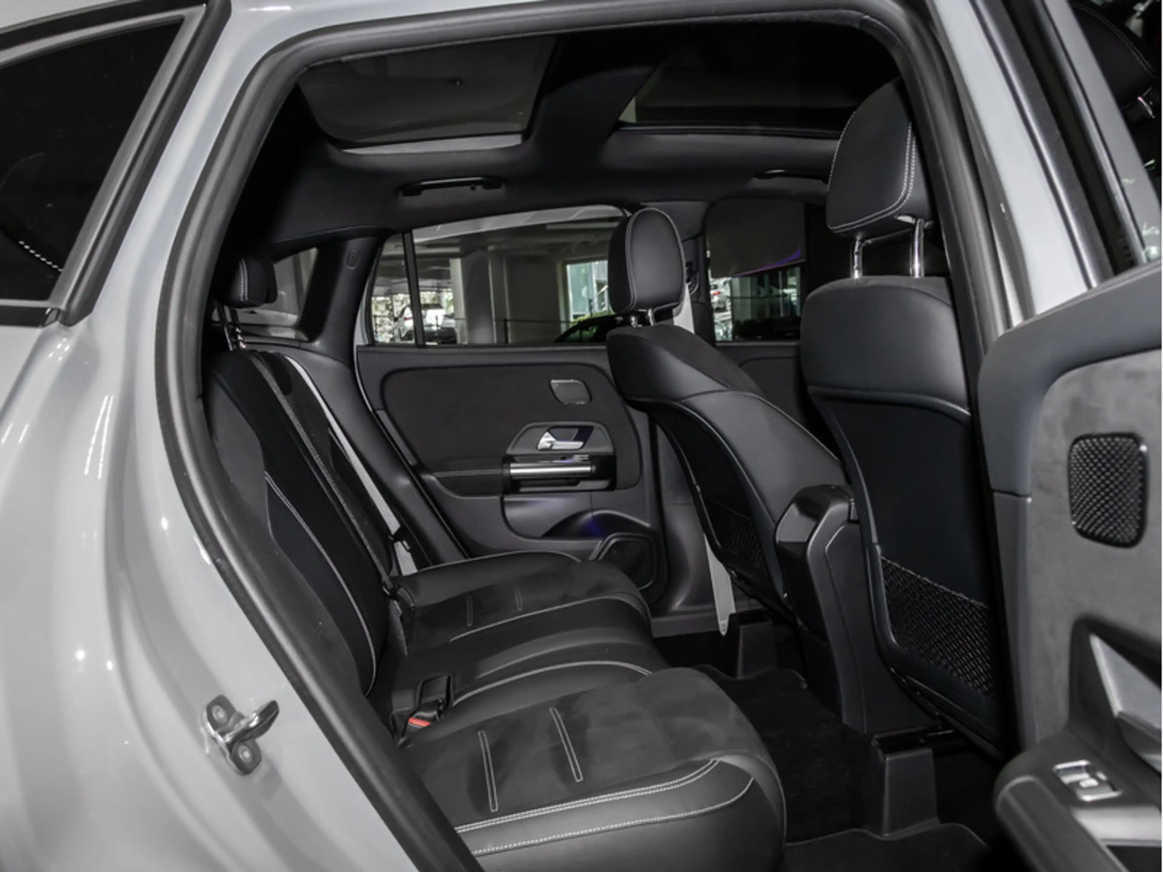 Mercedes-Benz GLA 220 d 4MATIC AMG-Sport+Pano+Distr+MLB+Night — photo 10