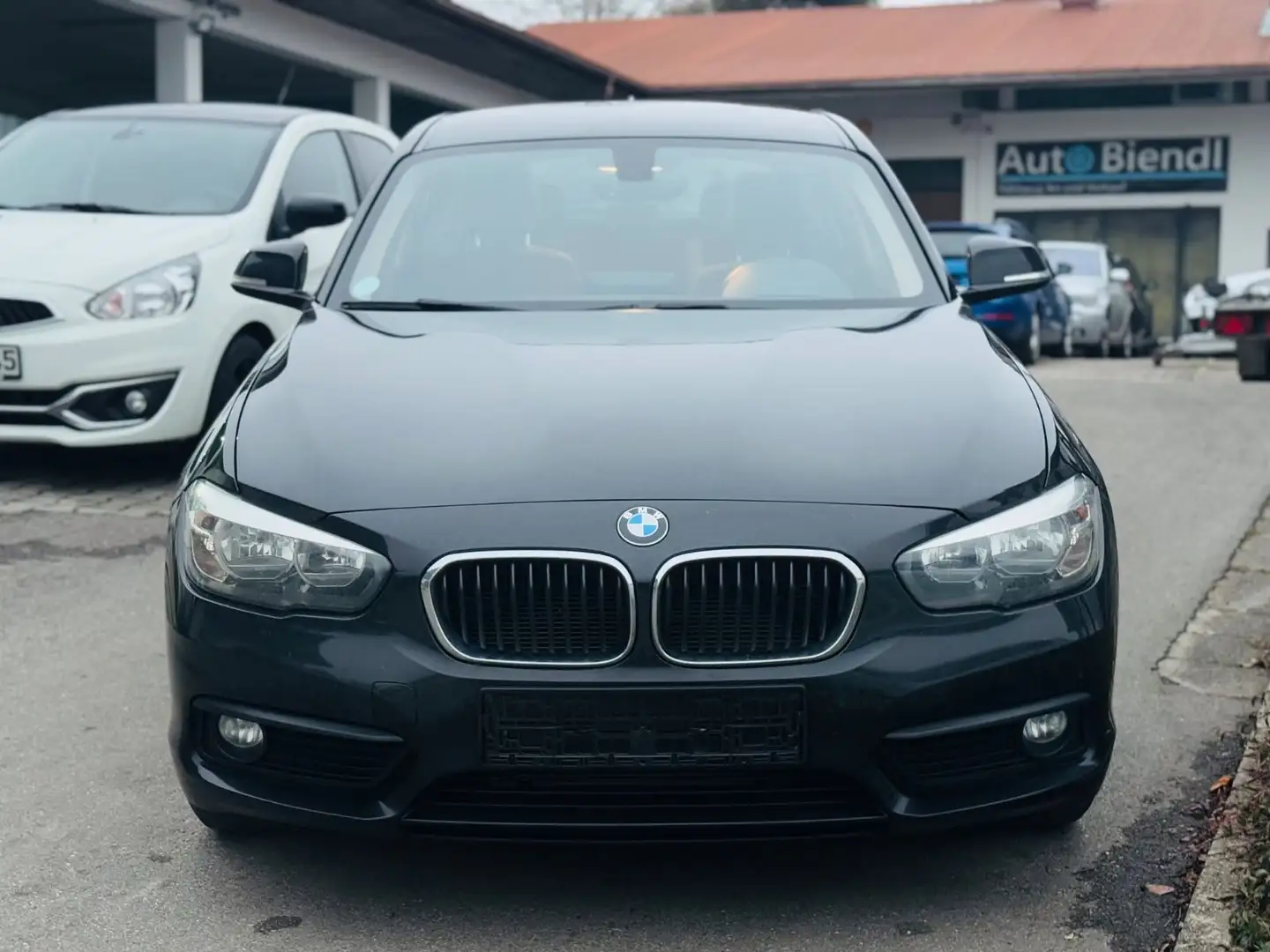 BMW 118 1 Limousine 5-trg. 118 i Advantage Noir - 2