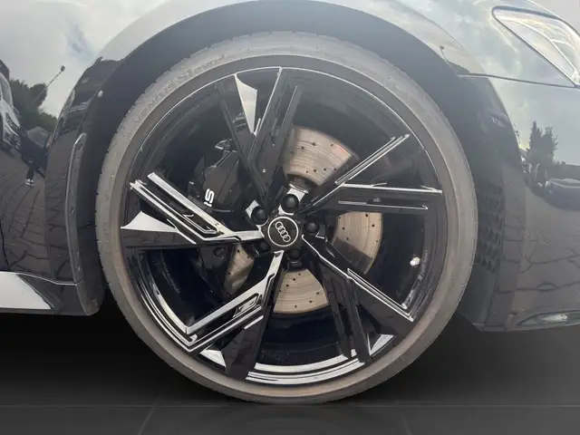 Audi RS6 view 7