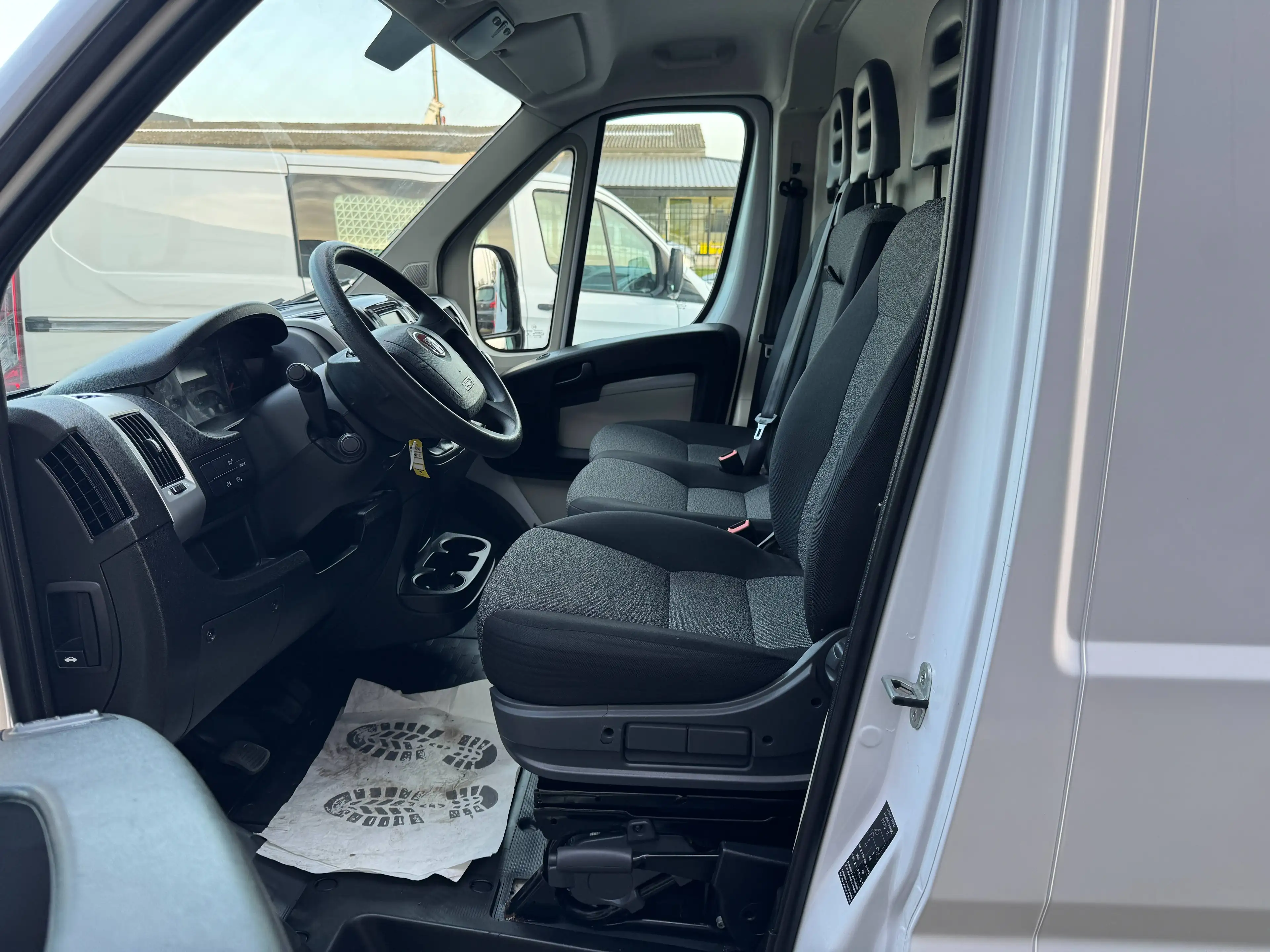 Fiat Ducato 2.0 L2-H2 1st eigenaar onderhoudsboek aicro cruise navi — photo 9