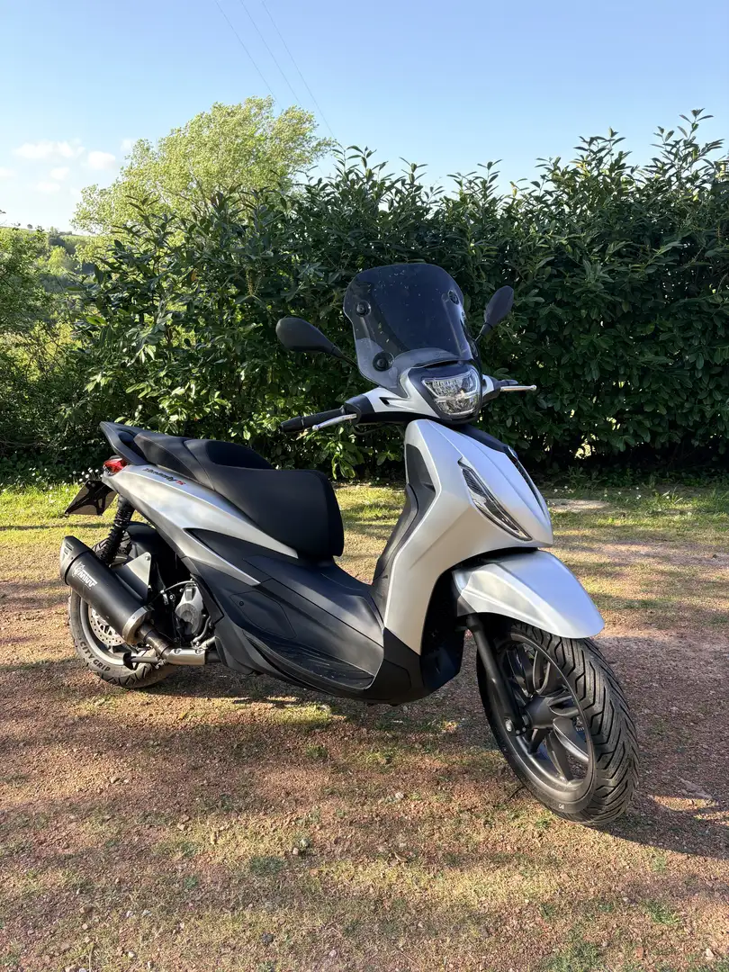 Piaggio Beverly 400 - 1