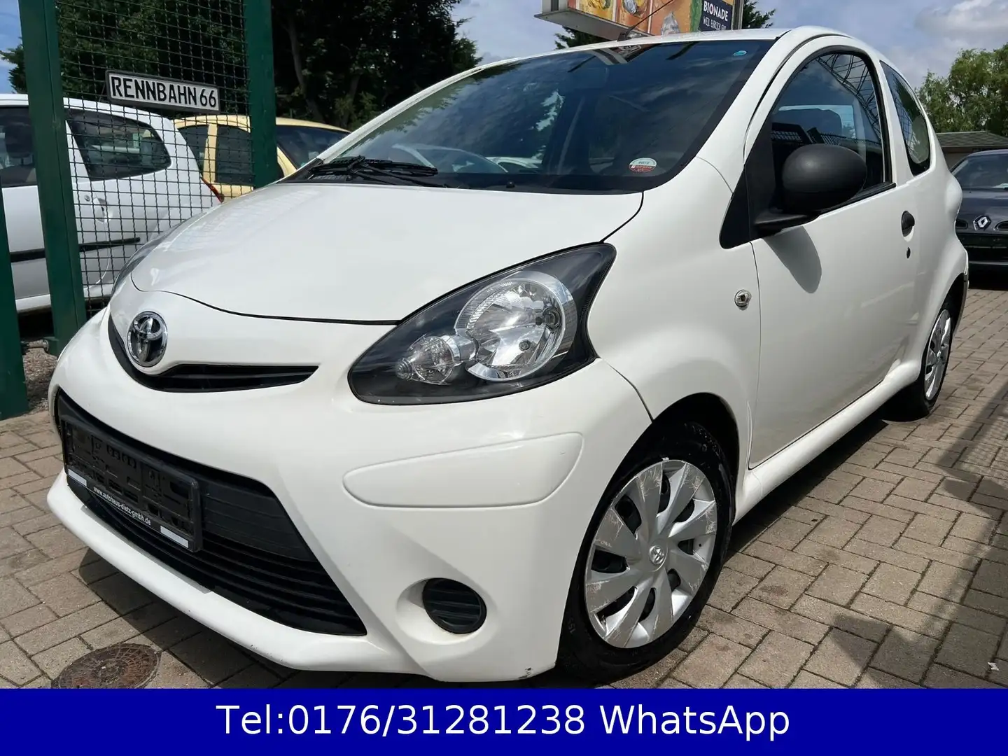 Toyota Aygo AYGO Basis !! Klima !! Tüv.2027 !! Weiß - 1