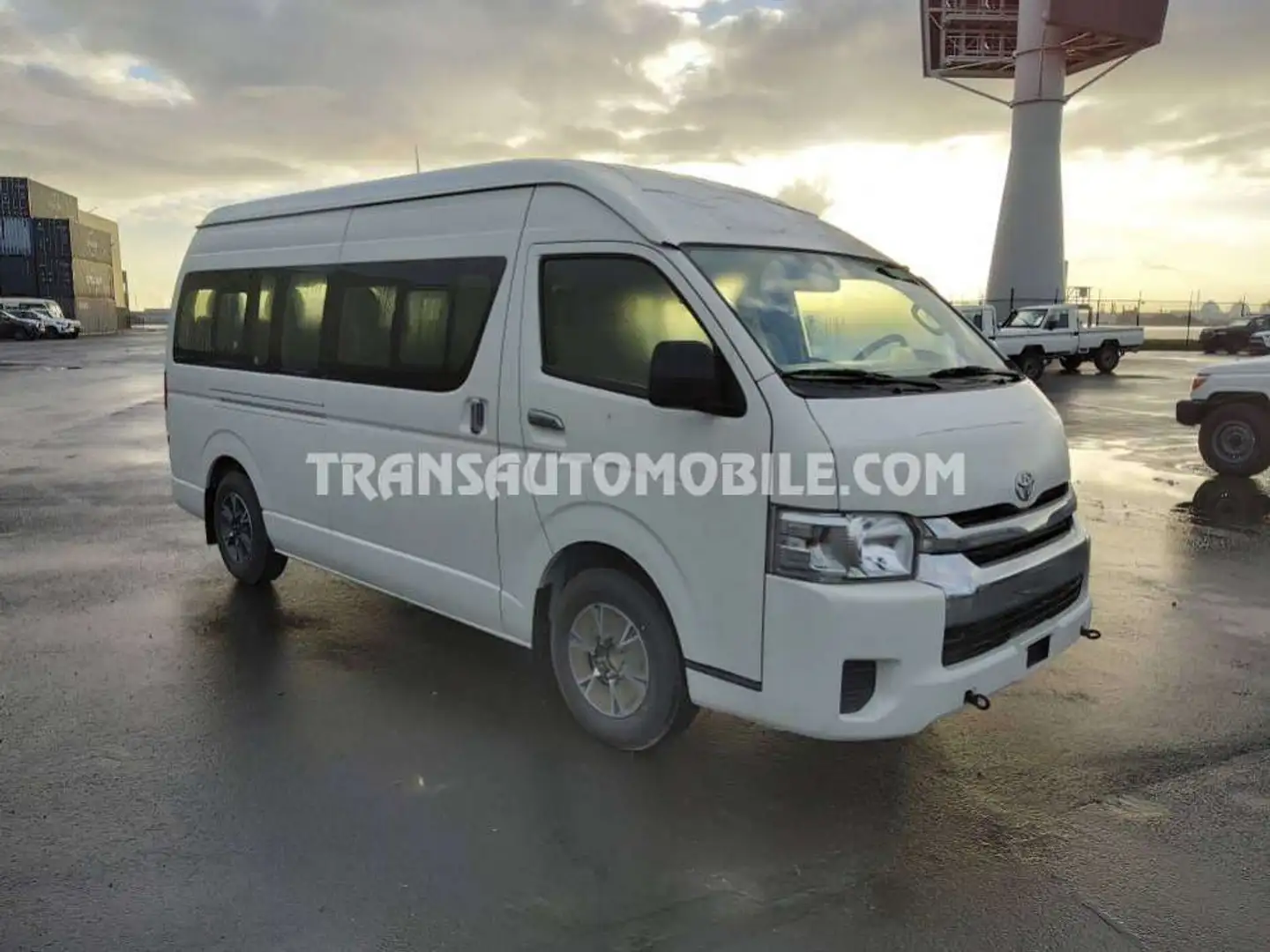 Toyota Hiace HIGH ROOF / TOIT HAUT - EXPORT OUT EU TROPICAL VER White - 1