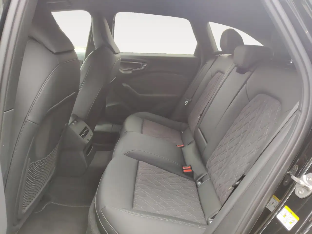 Audi A5 Avant e-hybrid quattro 360 AHK 8