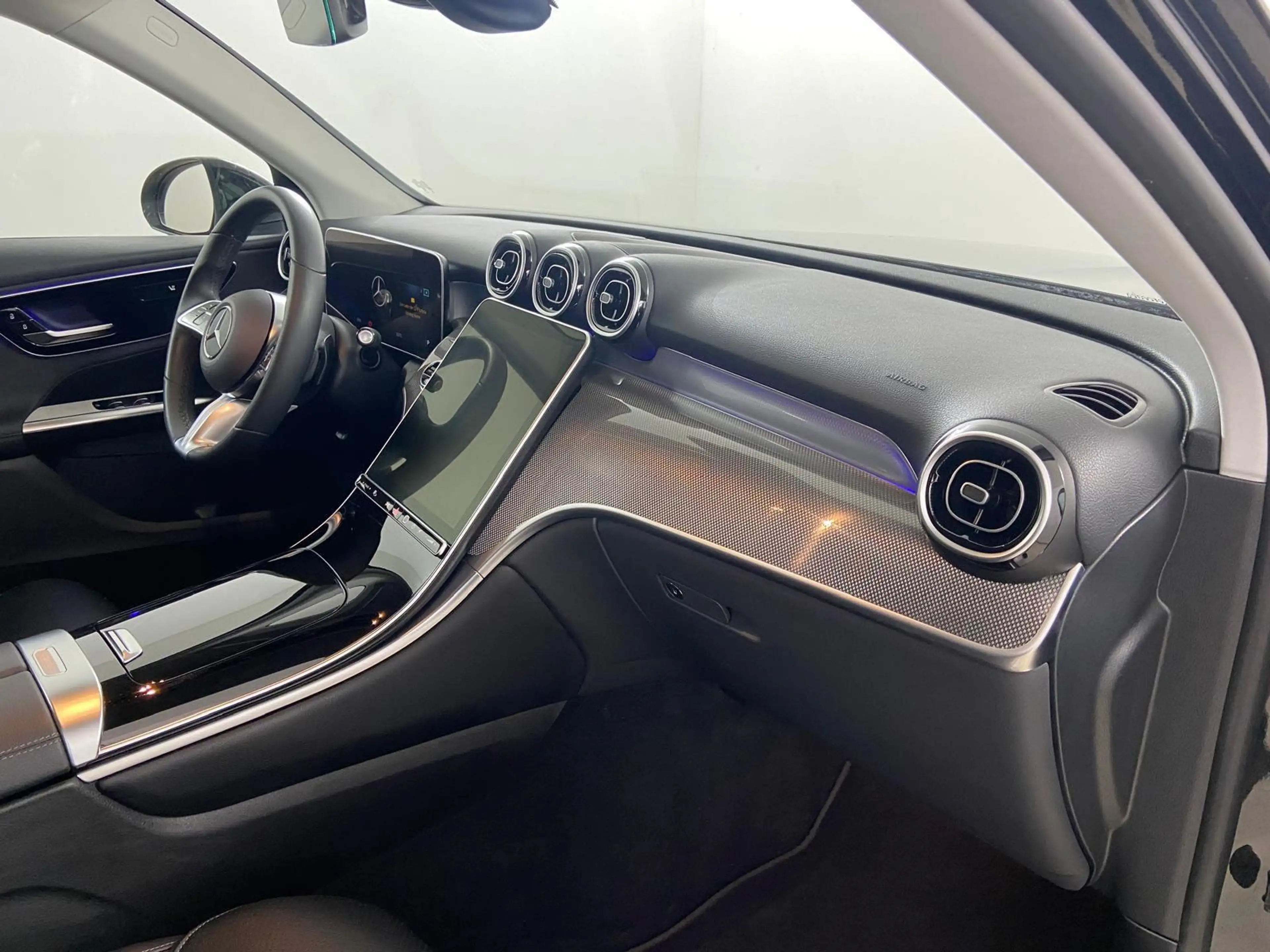 Mercedes-Benz GLC 200 4Matic Avantgarde Distronic Leder MBUX — photo 8