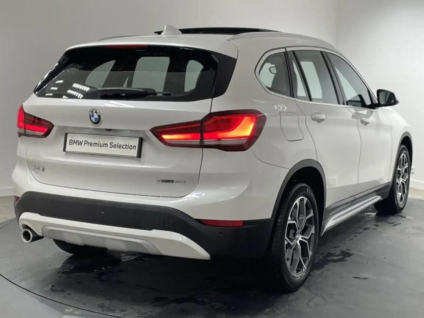 BMW X1 sDrive18iA 140ch xLine DKG7 Weiß - 2