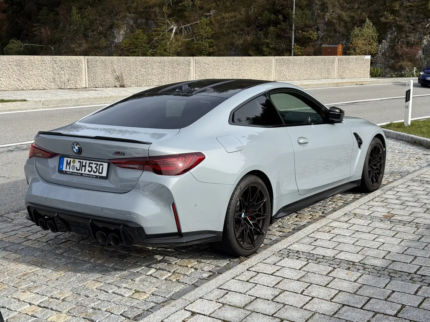 BMW M4 M xDrive Competition – Pure Power trifft Eleganz Grau - 2