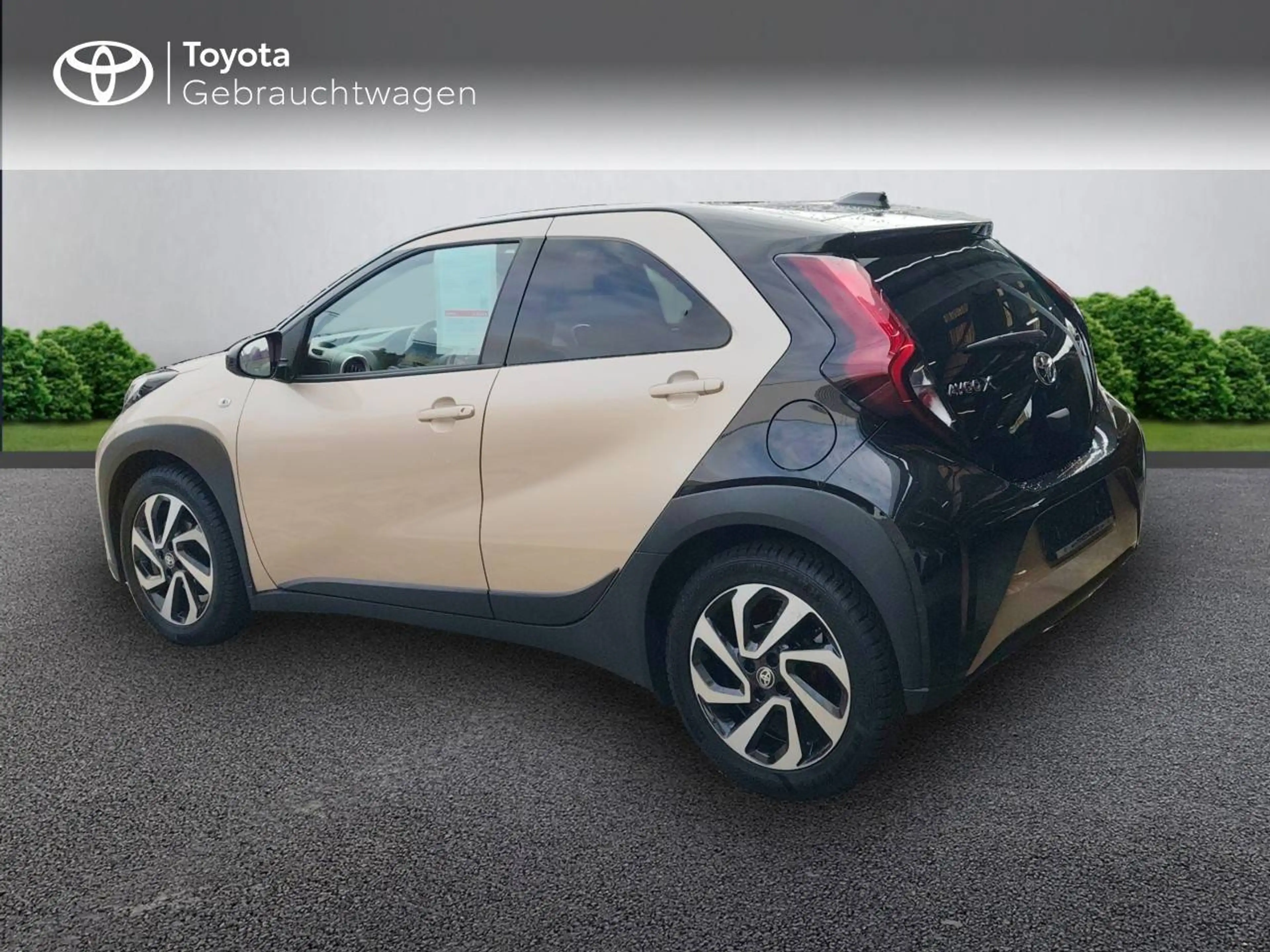 Toyota Aygo X 1,0 5-Gang Team D Scheckheft Bi-Colour — photo 3