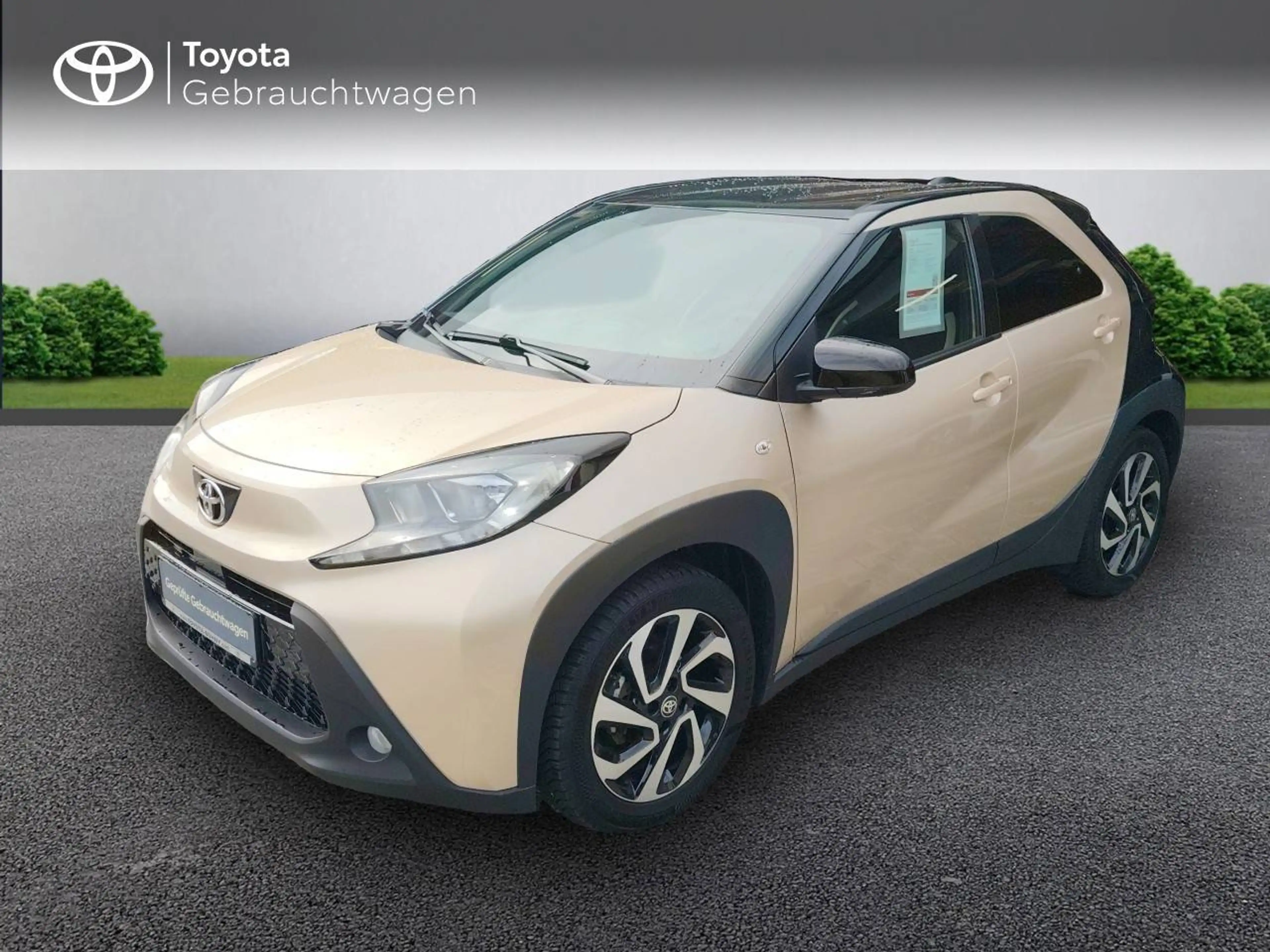 Toyota Aygo X 1,0 5-Gang Team D Scheckheft Bi-Colour — photo 2