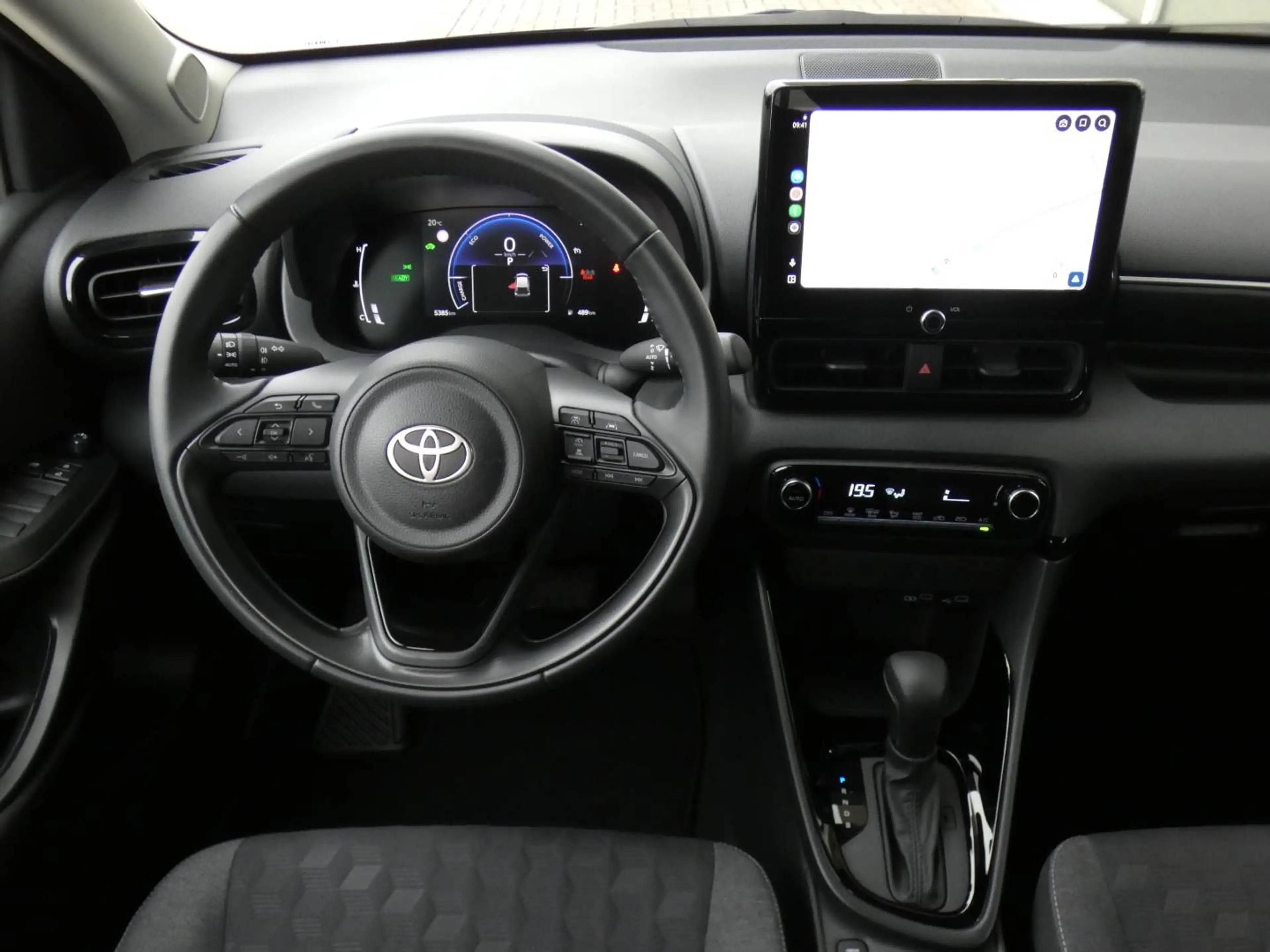 Toyota Yaris Hybrid *ICONIC* +GROOT SCHERM +GPS +Parkeercamera +KEYLESS ENTRY +LED Lampen +Getinte ramen — photo 14