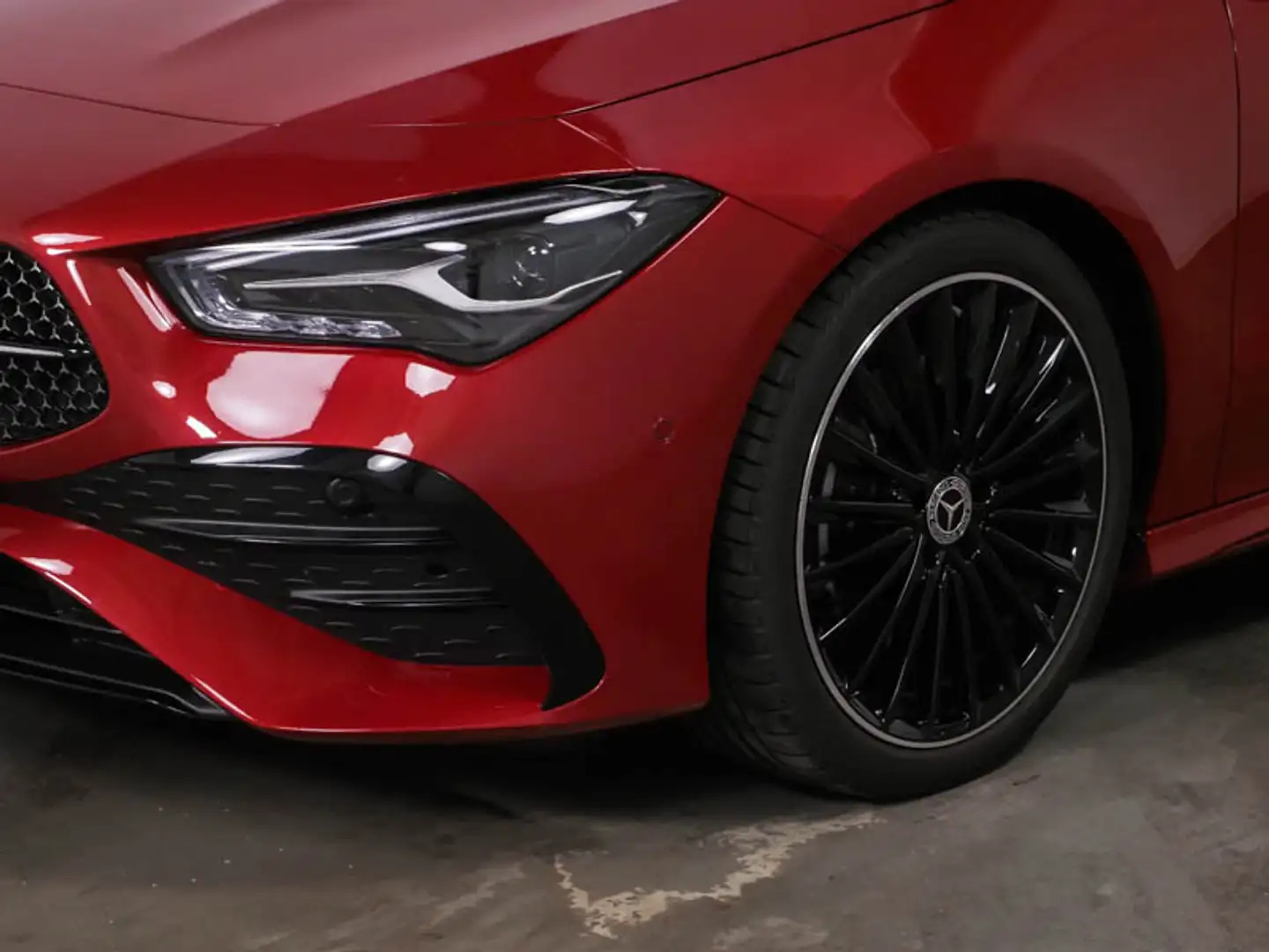 Mercedes-Benz CLA 200 *AMG Line*Advanced Plus*Burmester*Sitzhz Červená - 2