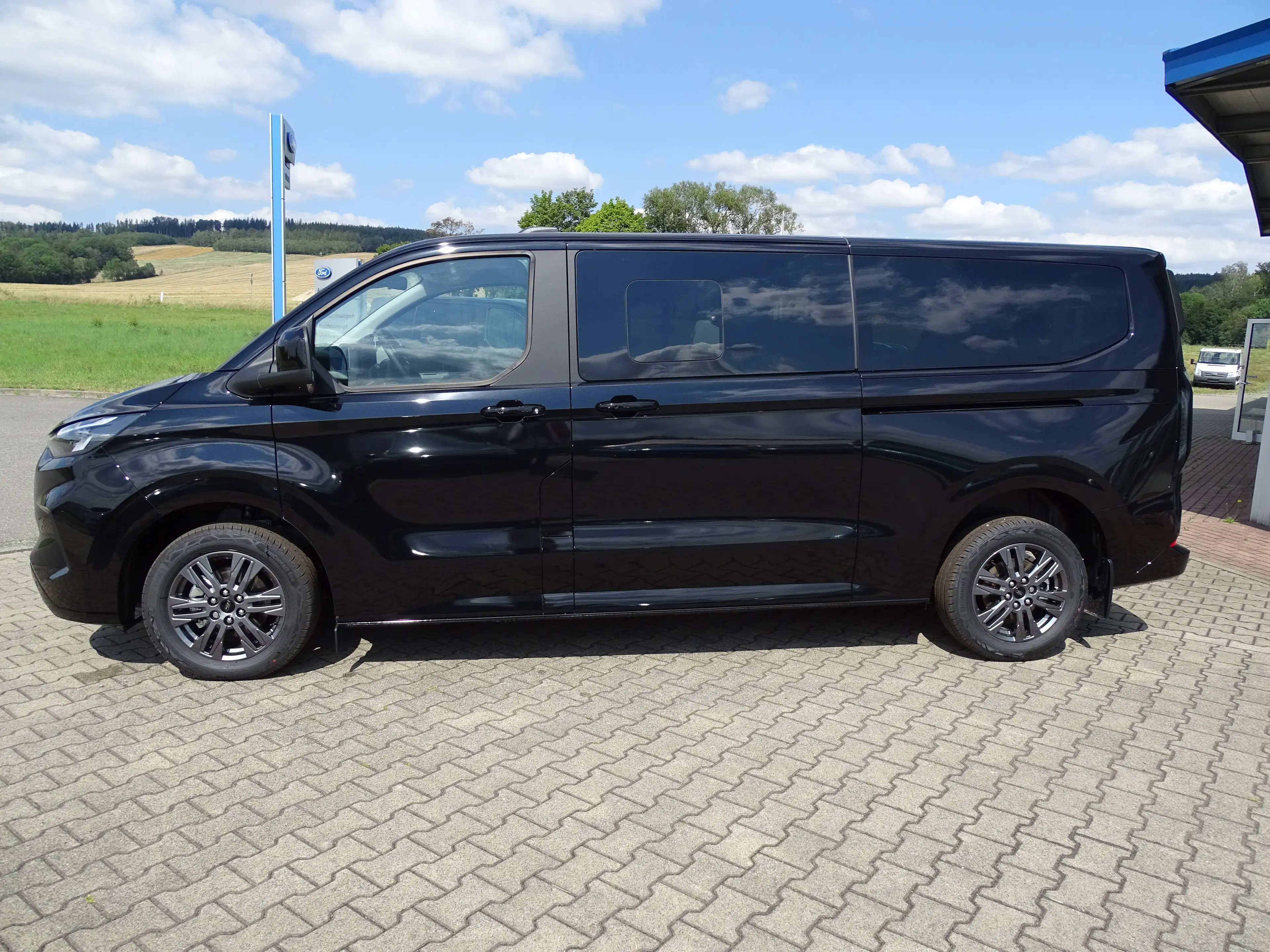 Ford Tourneo Custom Titanium 320 L2 — photo 2