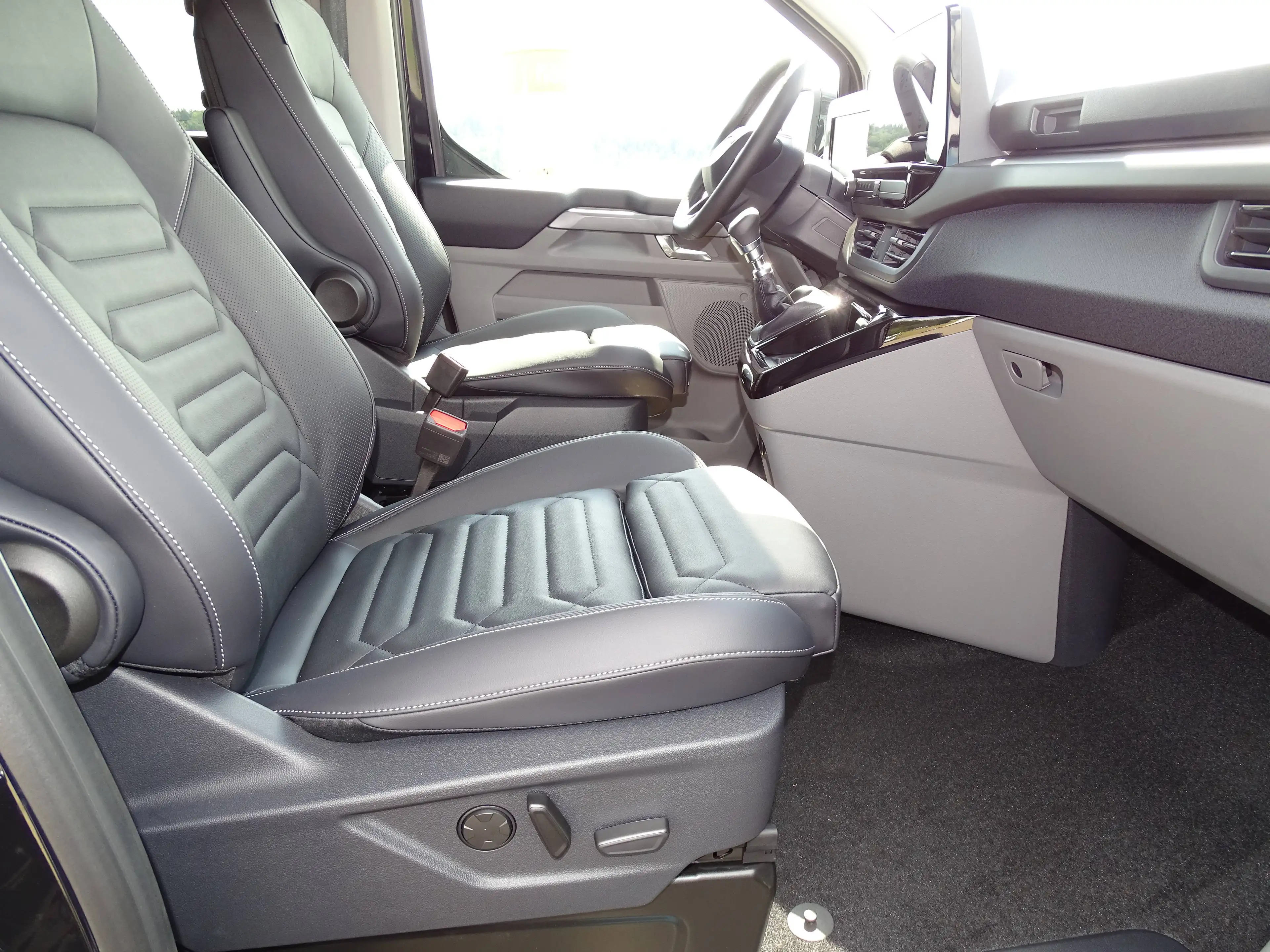 Ford Tourneo Custom Titanium 320 L2 — photo 8
