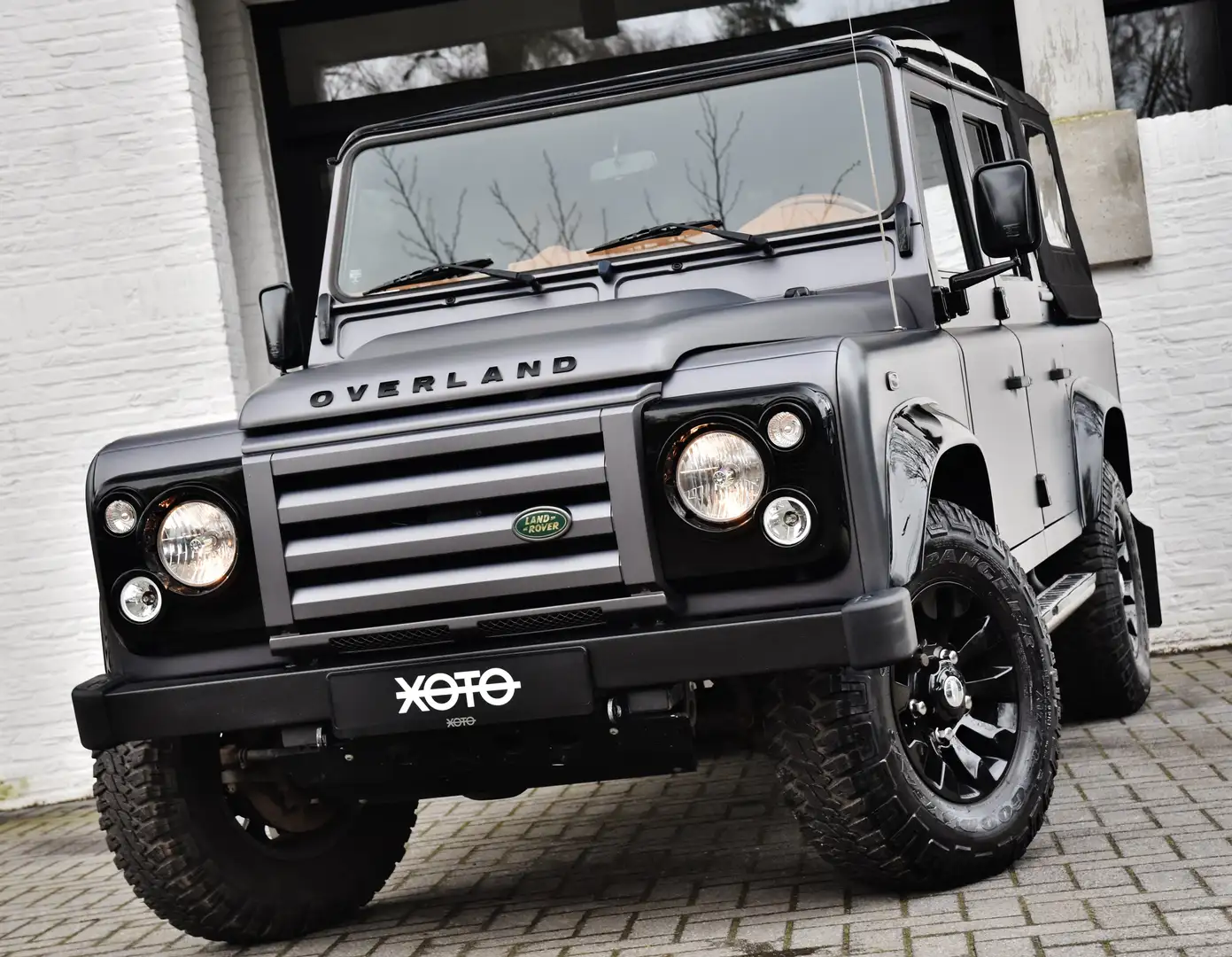 Land Rover Defender 110 CREW CAB DCPU LIMITED OVERLAND EDITION Grijs - 1